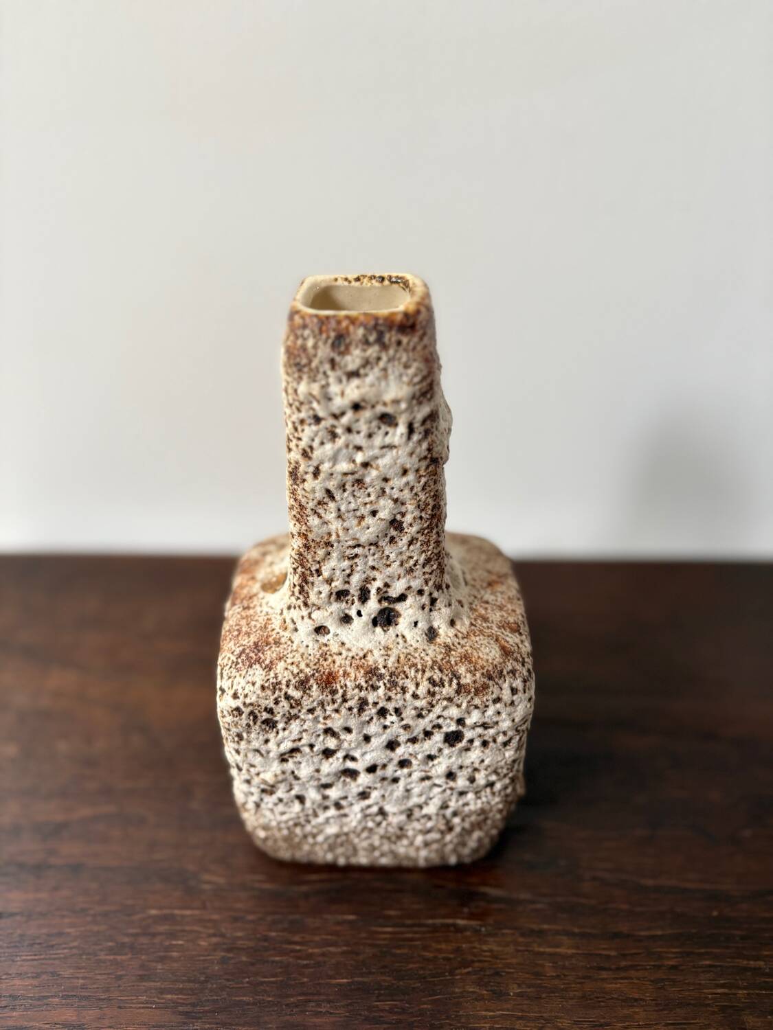 Vase en céramique fat lava années 60 marron et beige pays bas