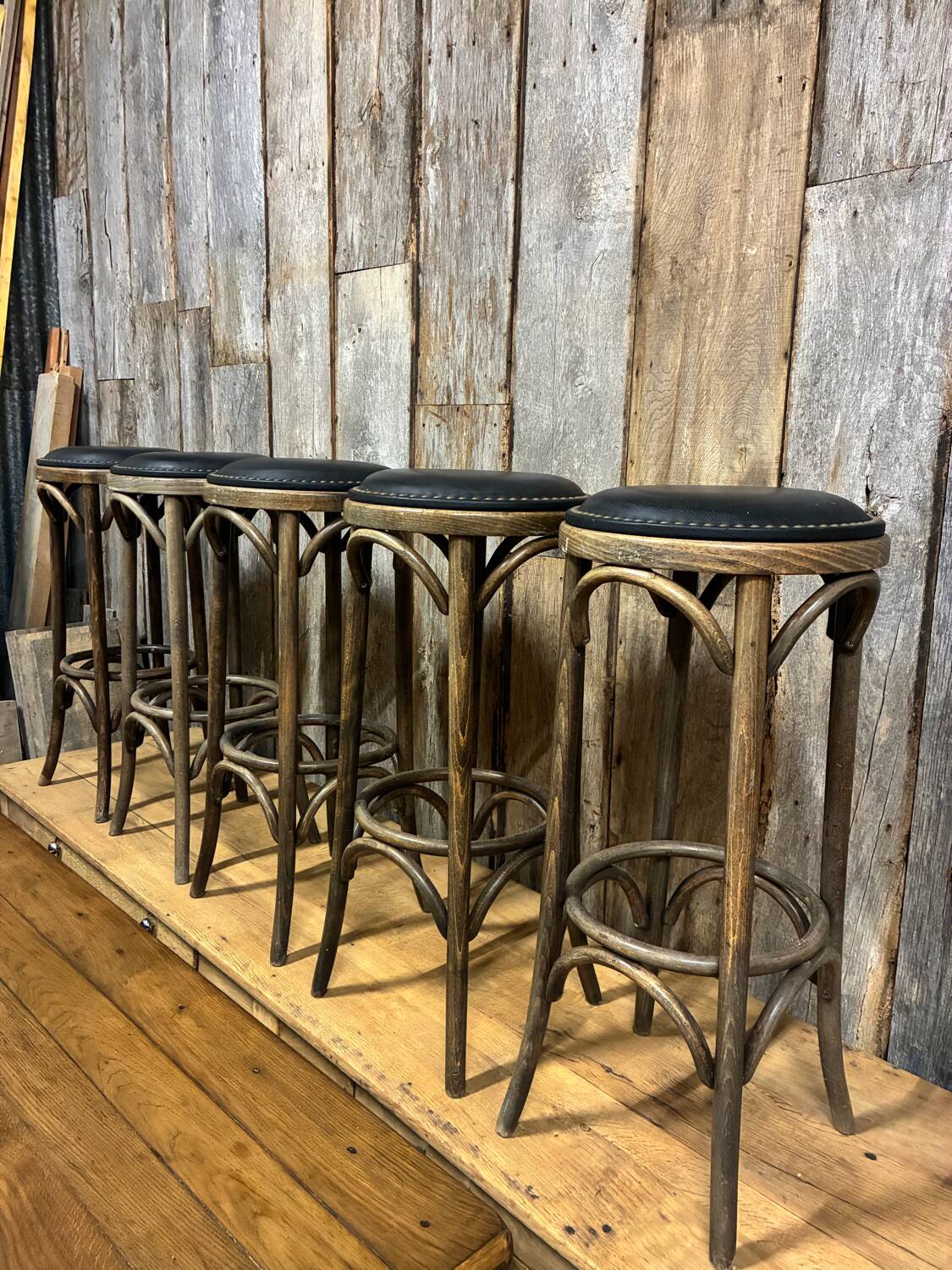 5 tabourets de bar bois courbé style Thonet