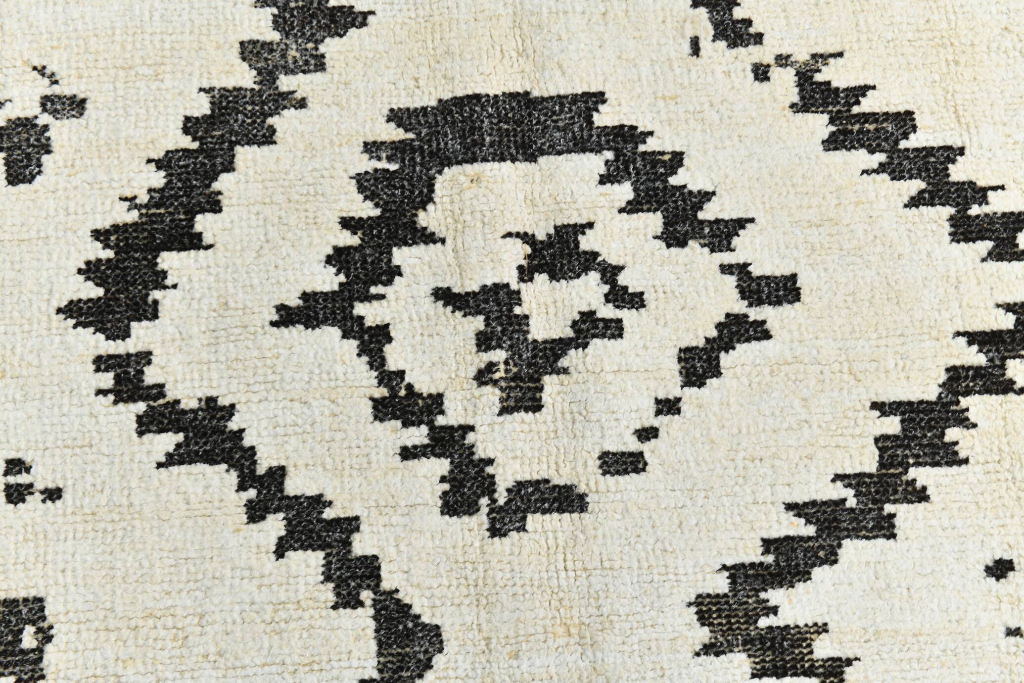 7x10 Neutral White Modern Super Soft Moroccan Rug, 216x294Cm