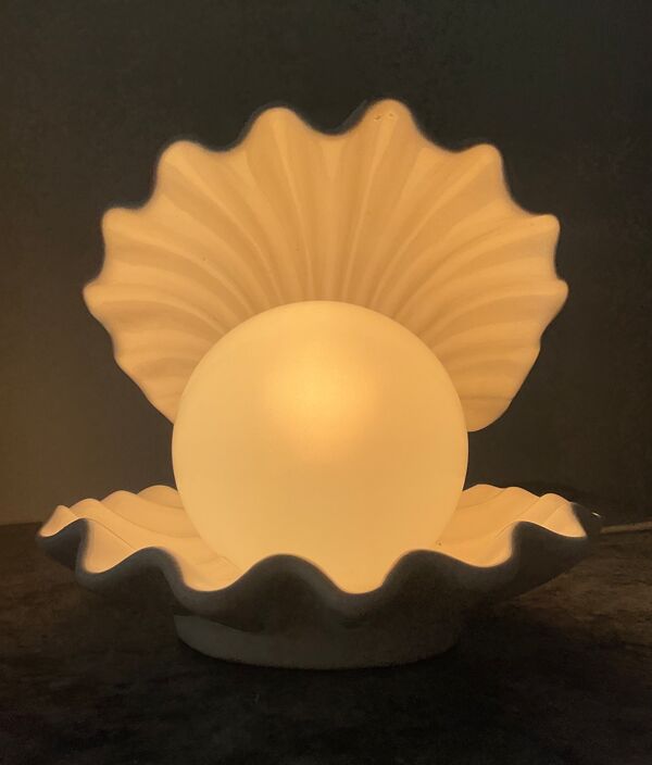 Lampe coquillage vintage en céramique et opaline