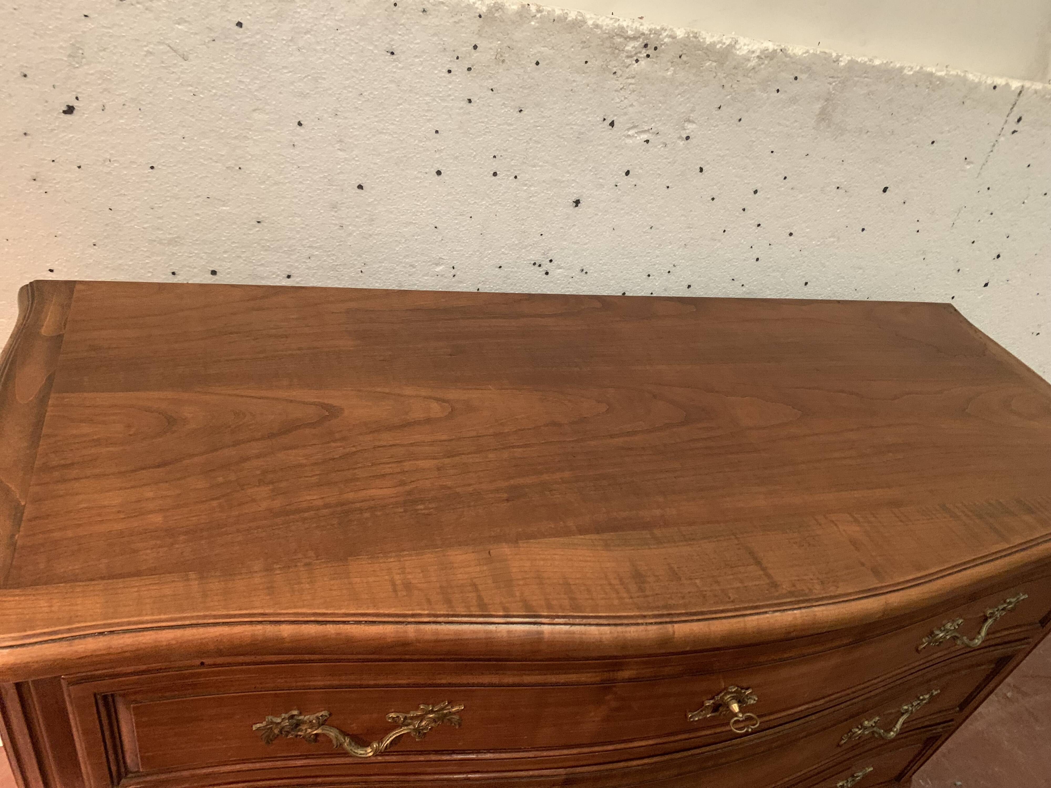 Chest of drawers with curved façade of Provencal style XX century