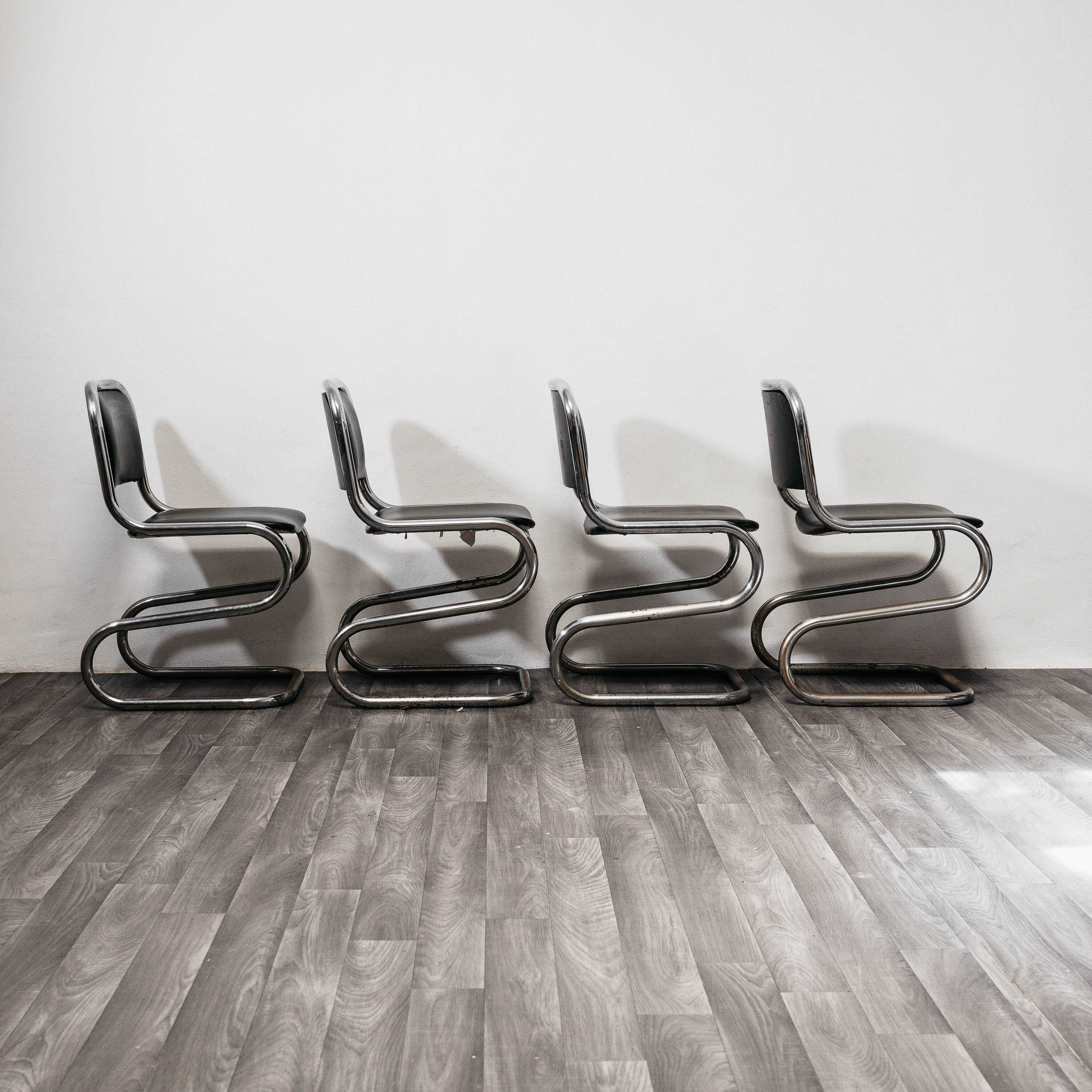 Set of 4 chrome steel rocking chairs, vintage modern 80s design.