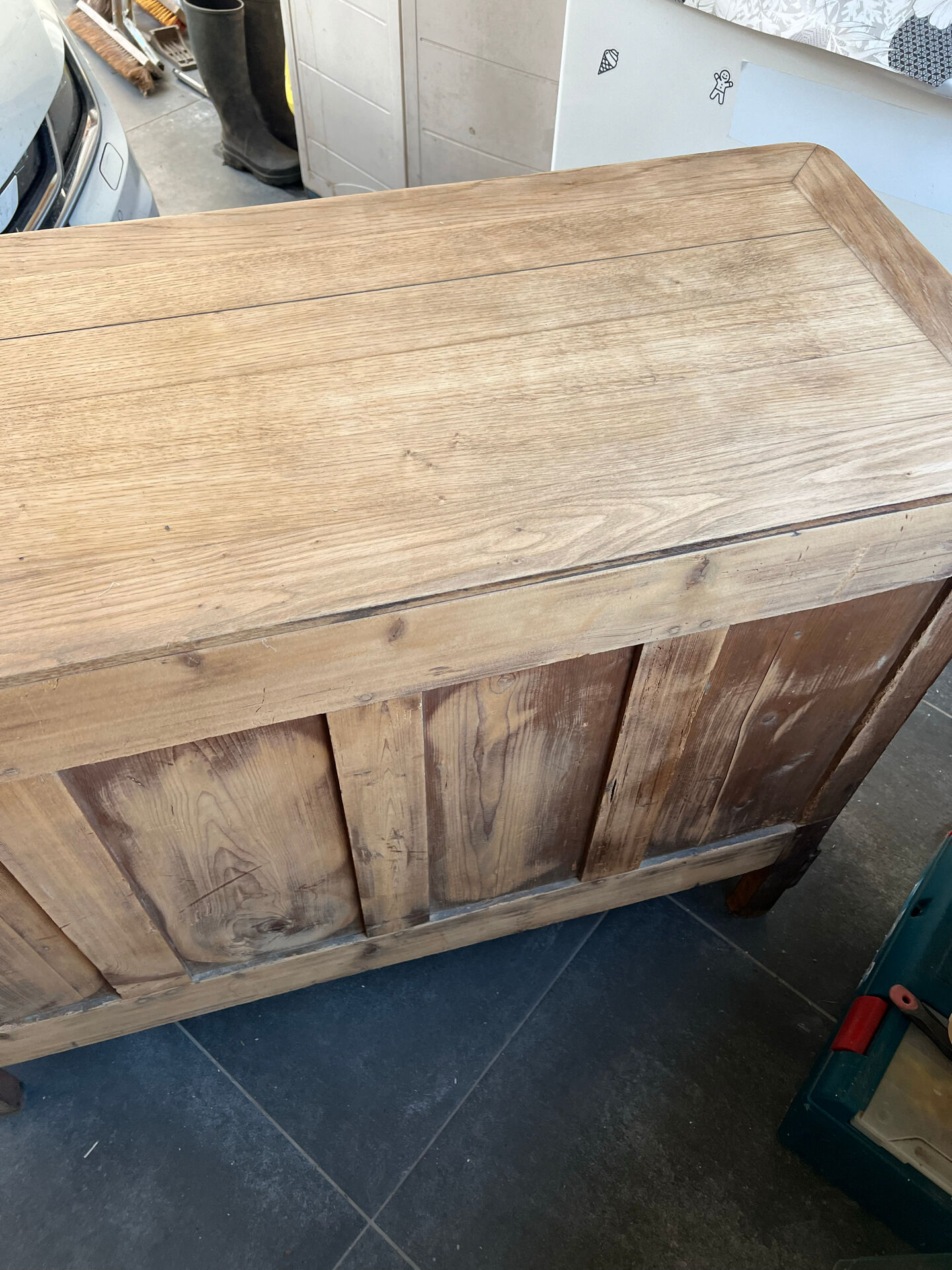 Old sanded oak chest of drawers