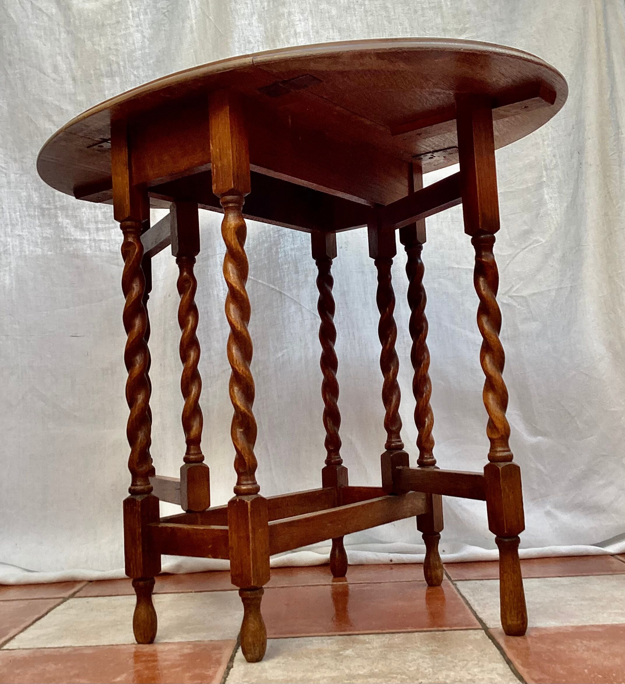 Oak wood table dimension: height -72cm- width -89cm- depth -31.5 to 89cm-