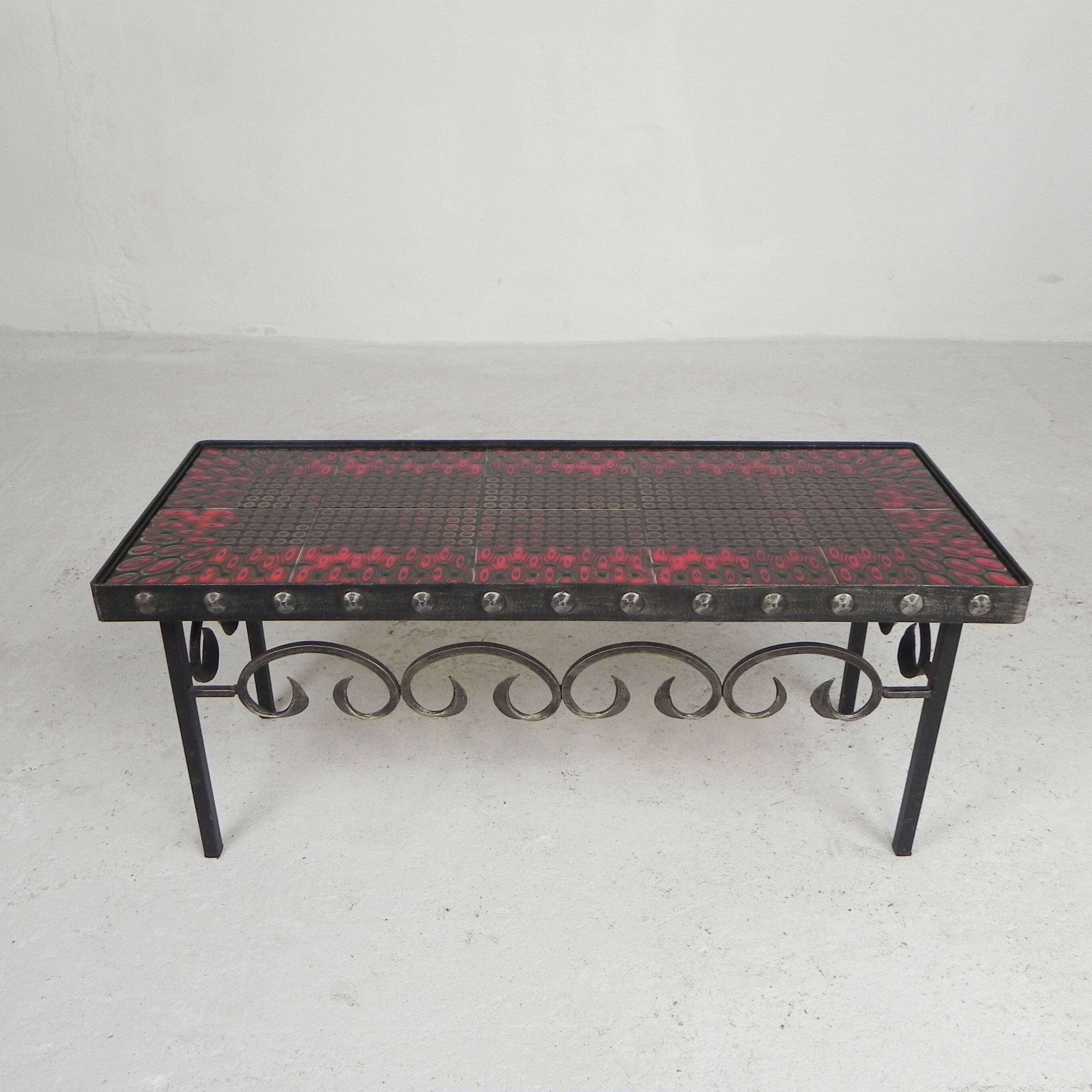 Brutalist mid-century tiled table, with 10 tiles and steel frame, 1960s.