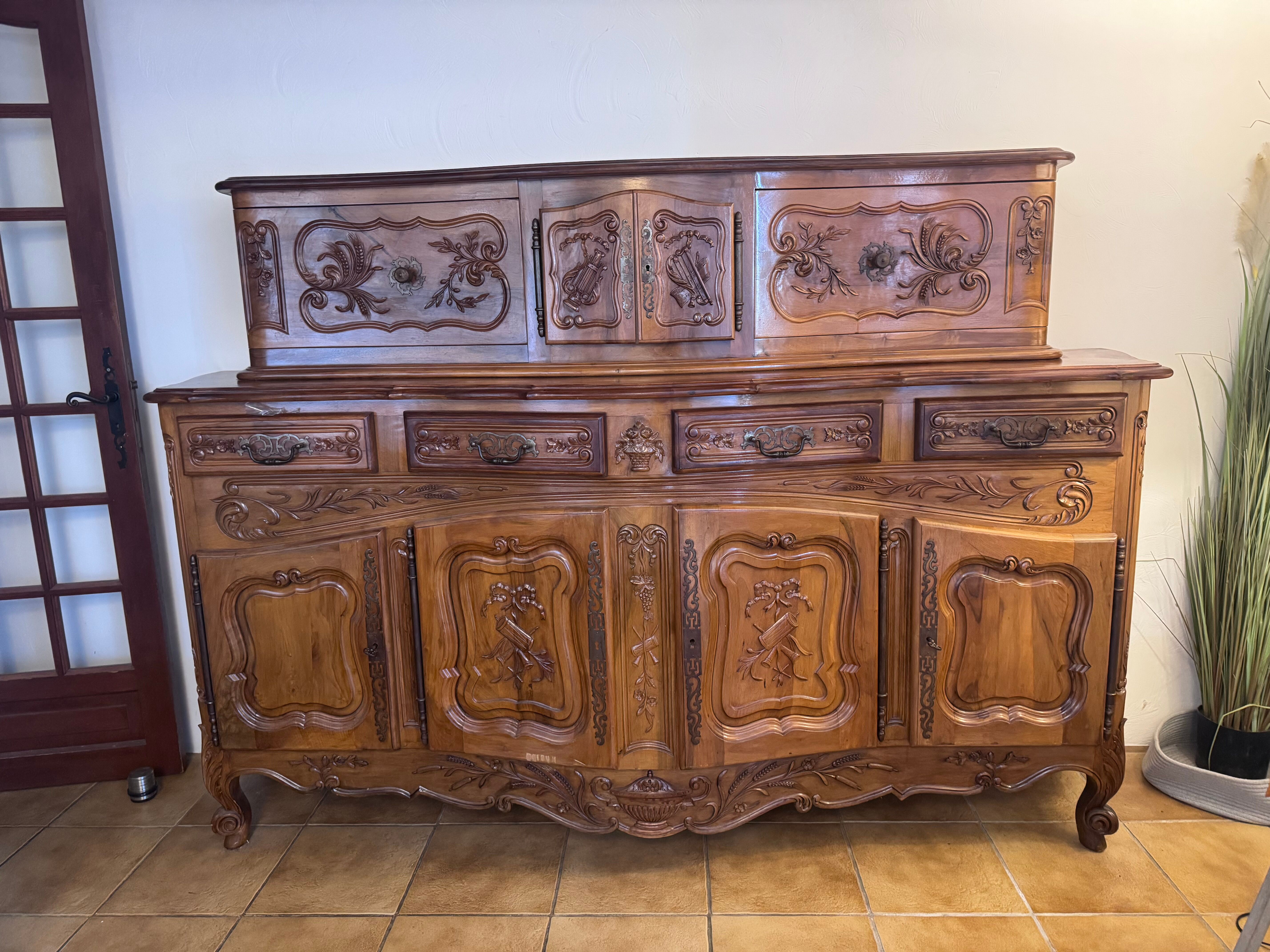 Carved solid walnut sliding buffet – Louis XV style