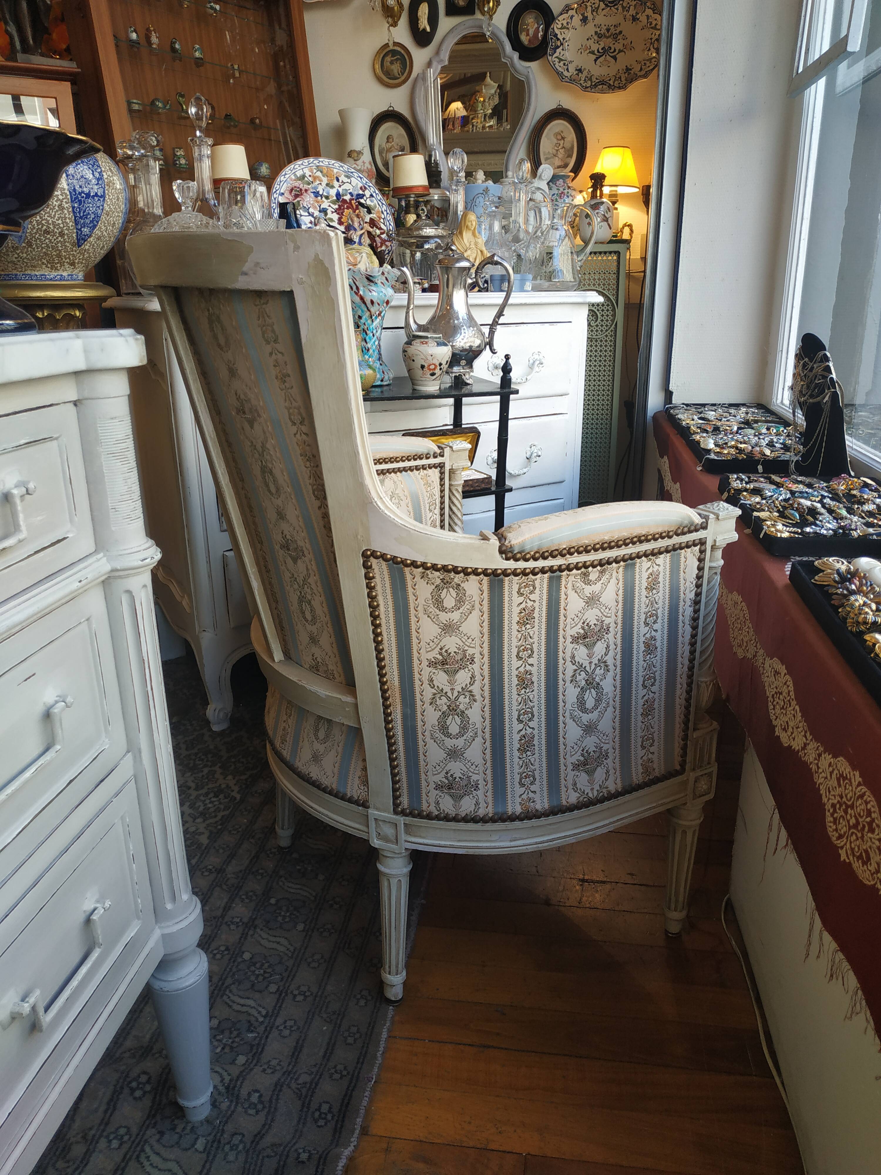 Louis XVI bergere style