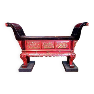 19th century China: lacquered and gilded offering console