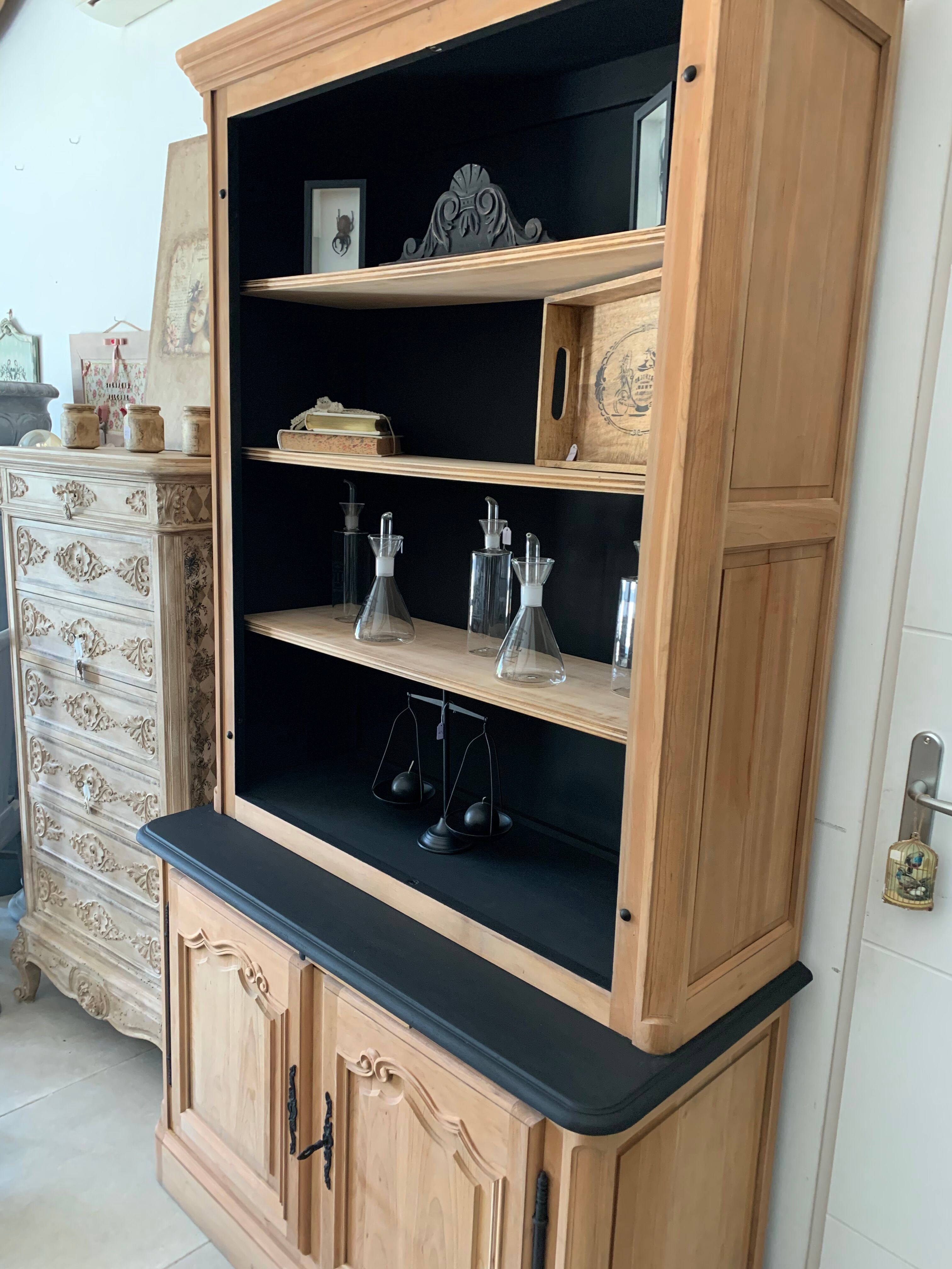 Library / Cabinet