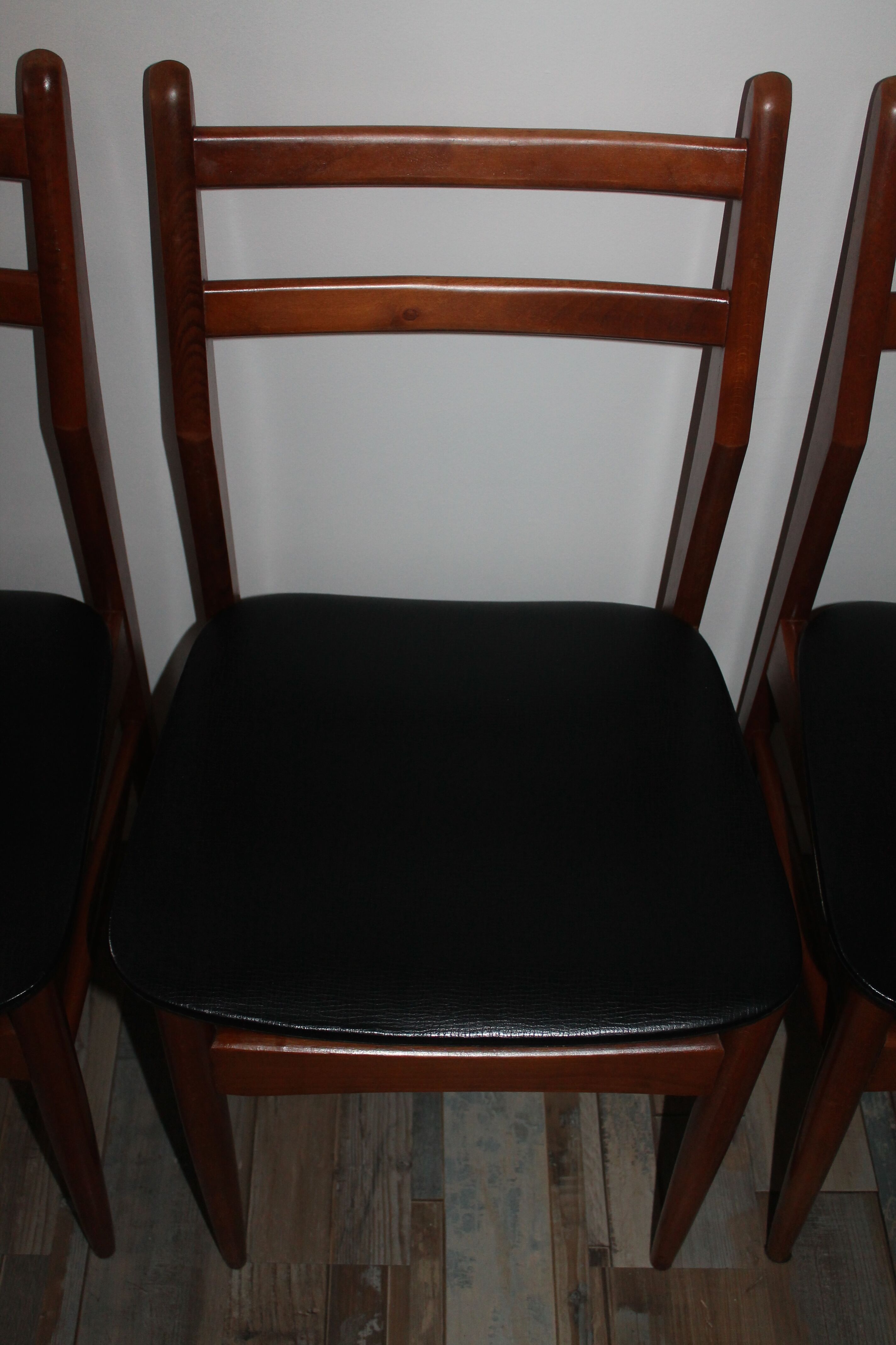 Lot 4 scandinavian chairs from the 60s