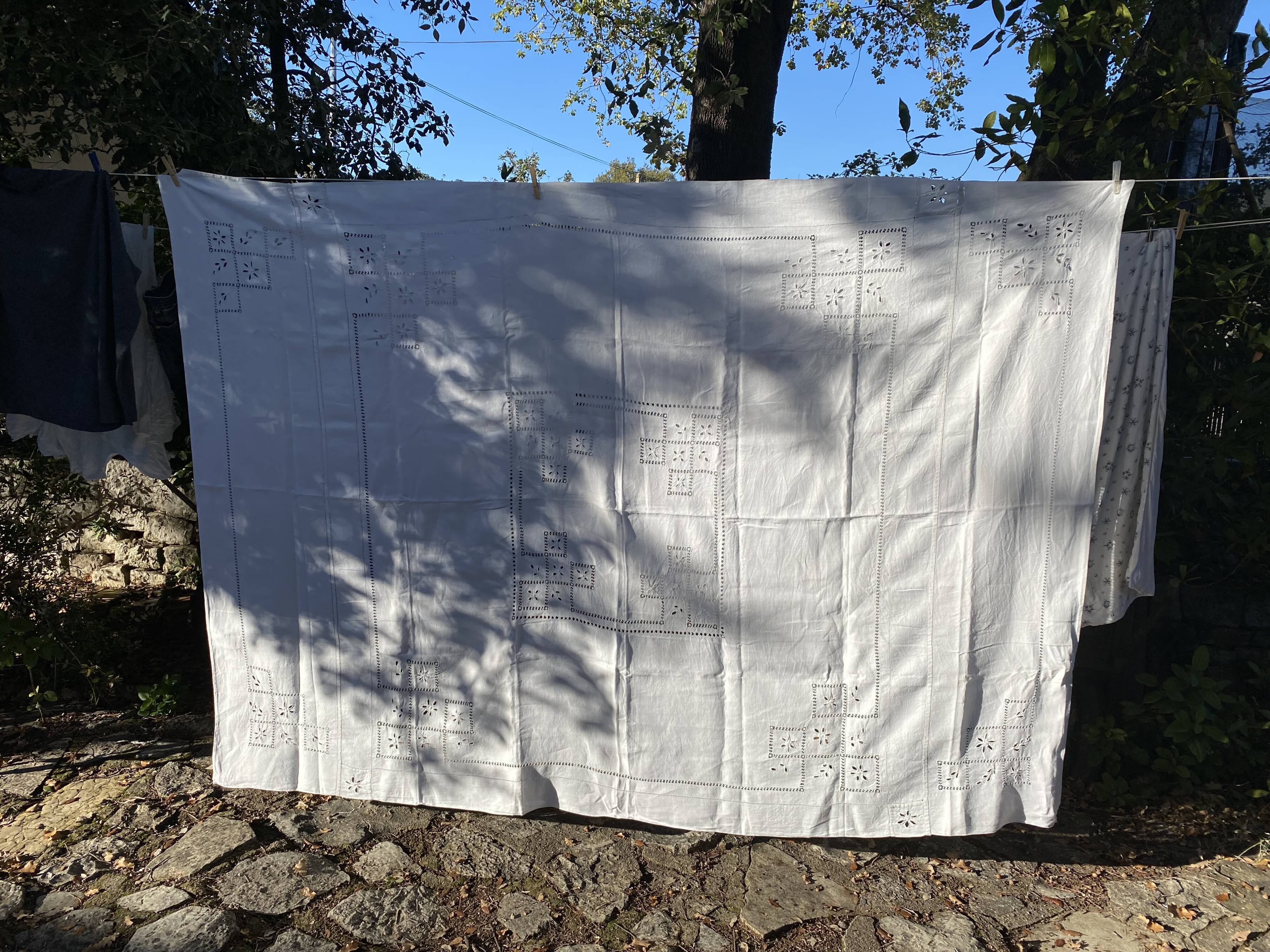 Hand-made linen tablecloth for reception