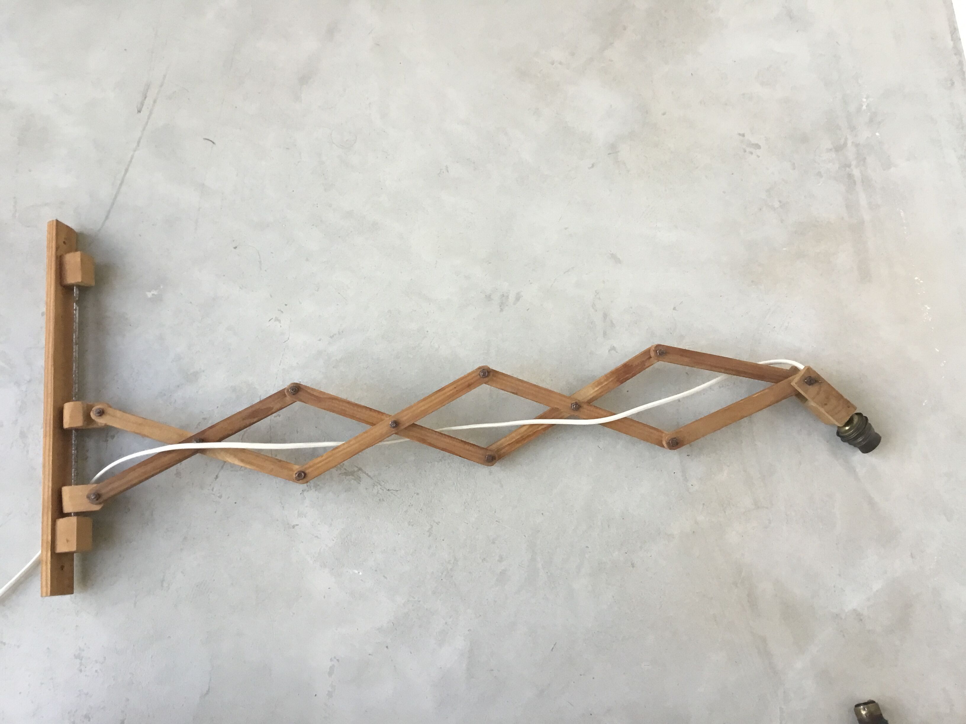 Accordion wall lamp in vintage wood 1960
