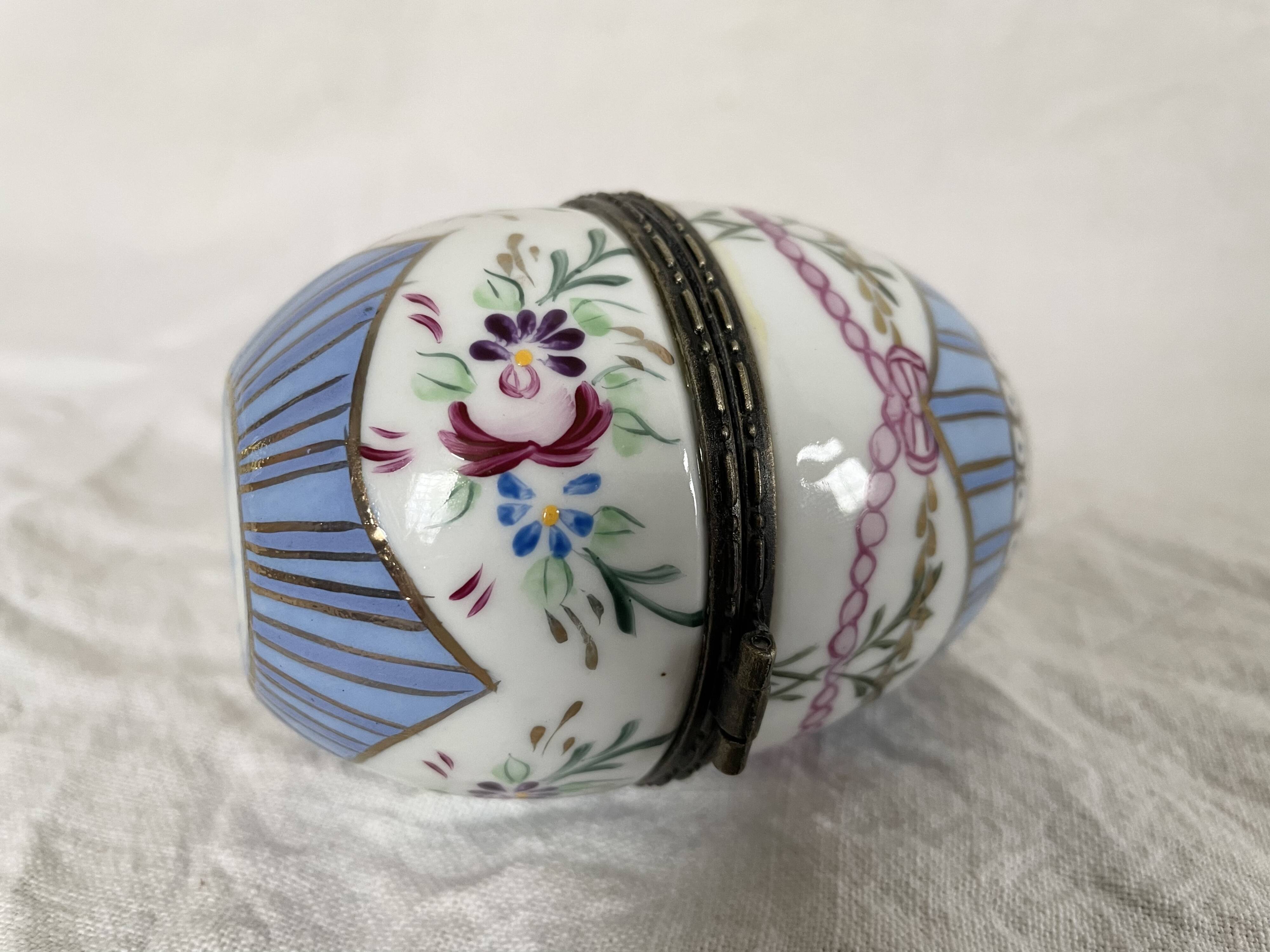 Boîte à bijoux œuf en porcelaine
