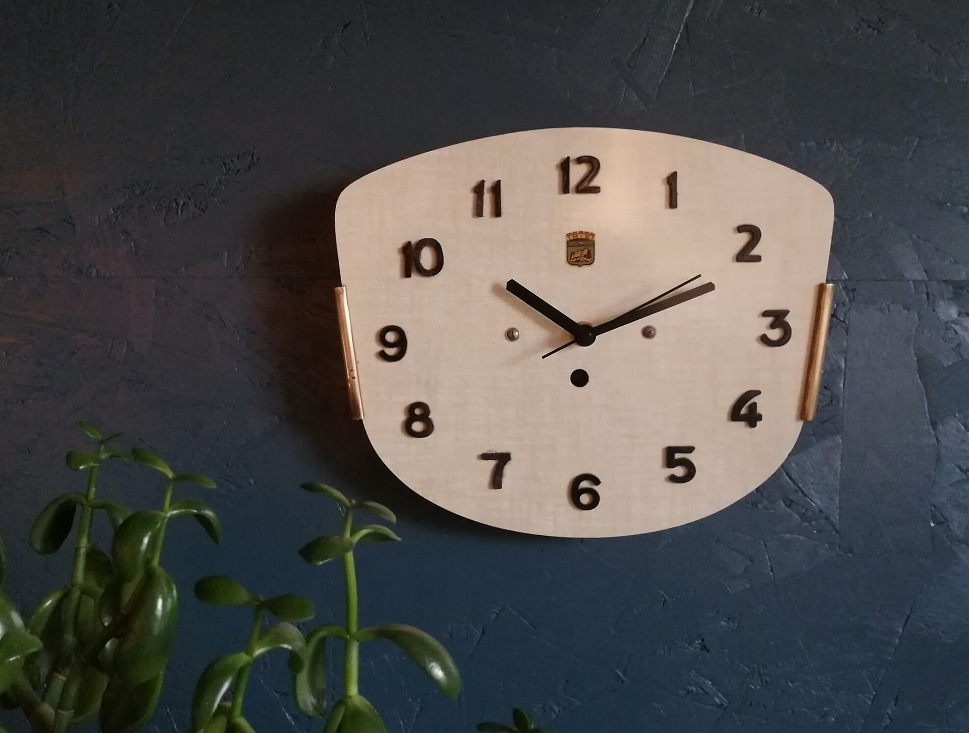 Vintage formica silent wall clock "MC Beige"