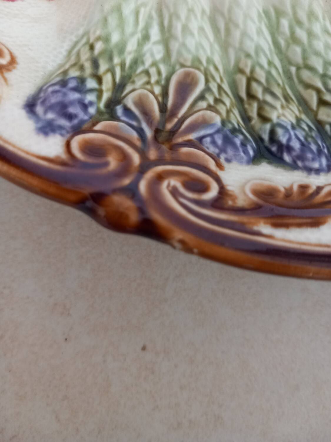 Plate of asparagus in slip