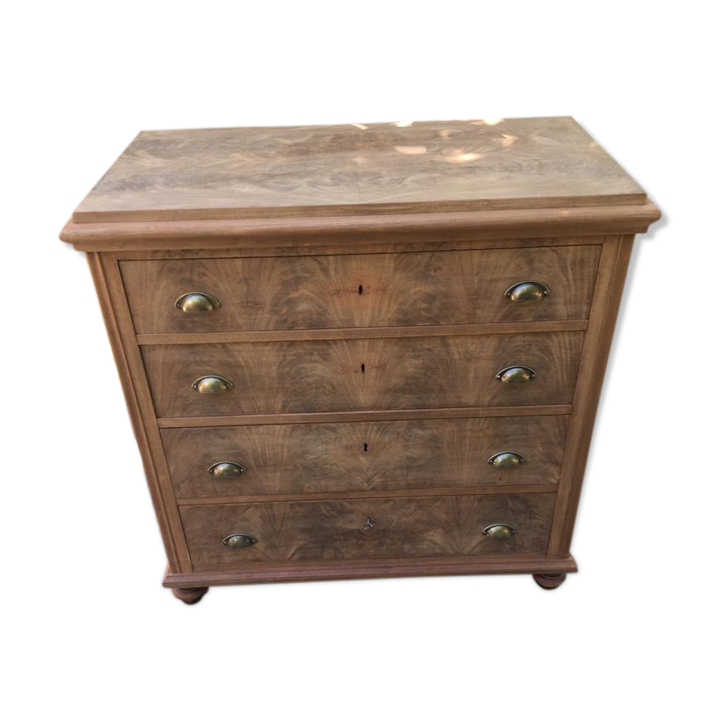 Wooden chest of drawers Mahogany veneers Late nineteenth 4 drawers