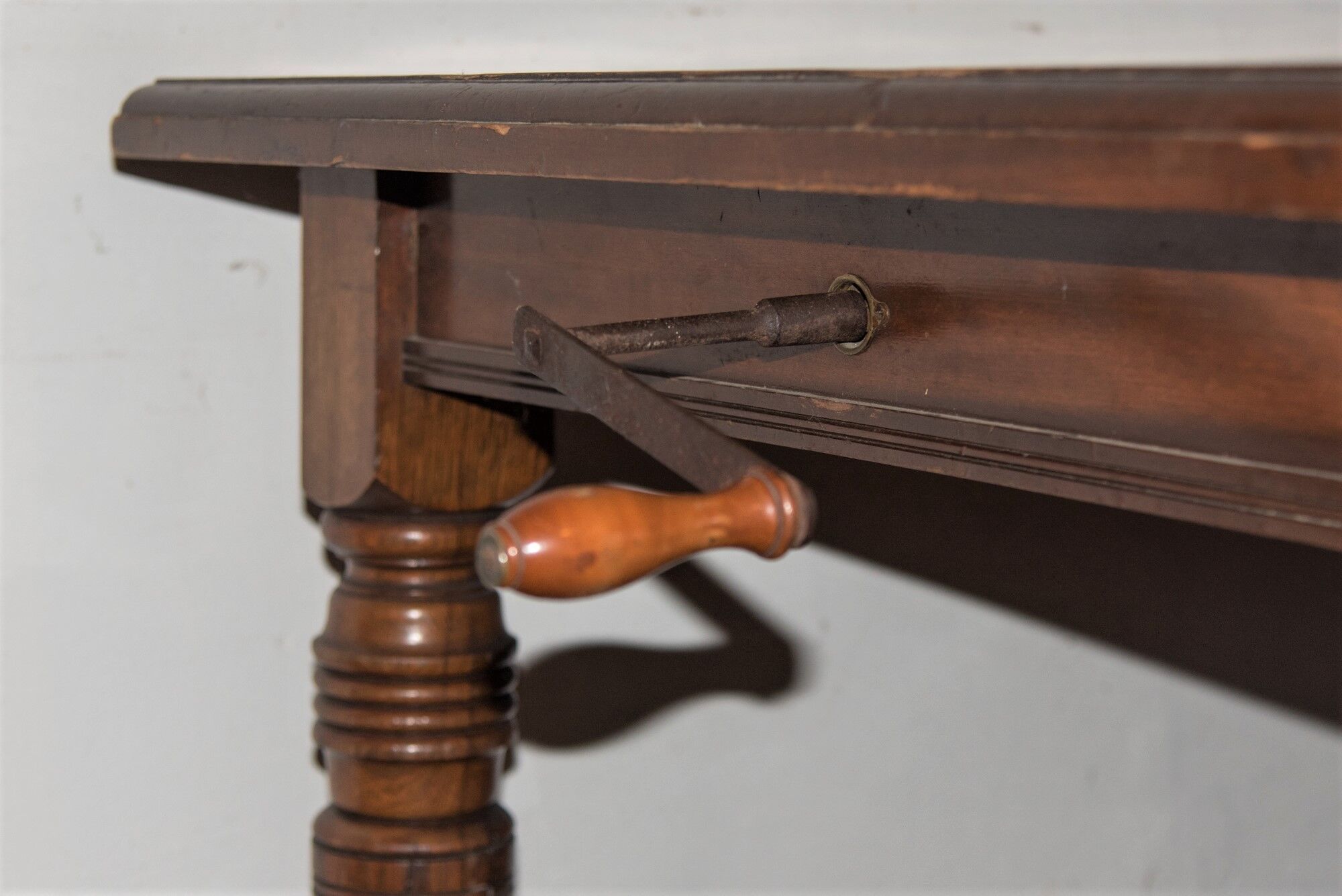 19th century Victorian dining table