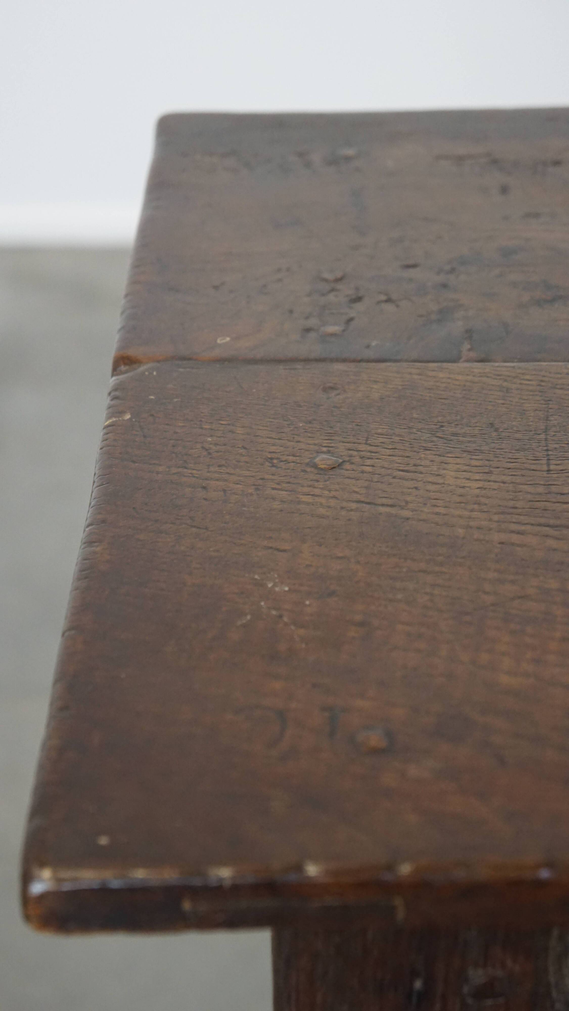 Antique English side table/hall table from the early 18th century