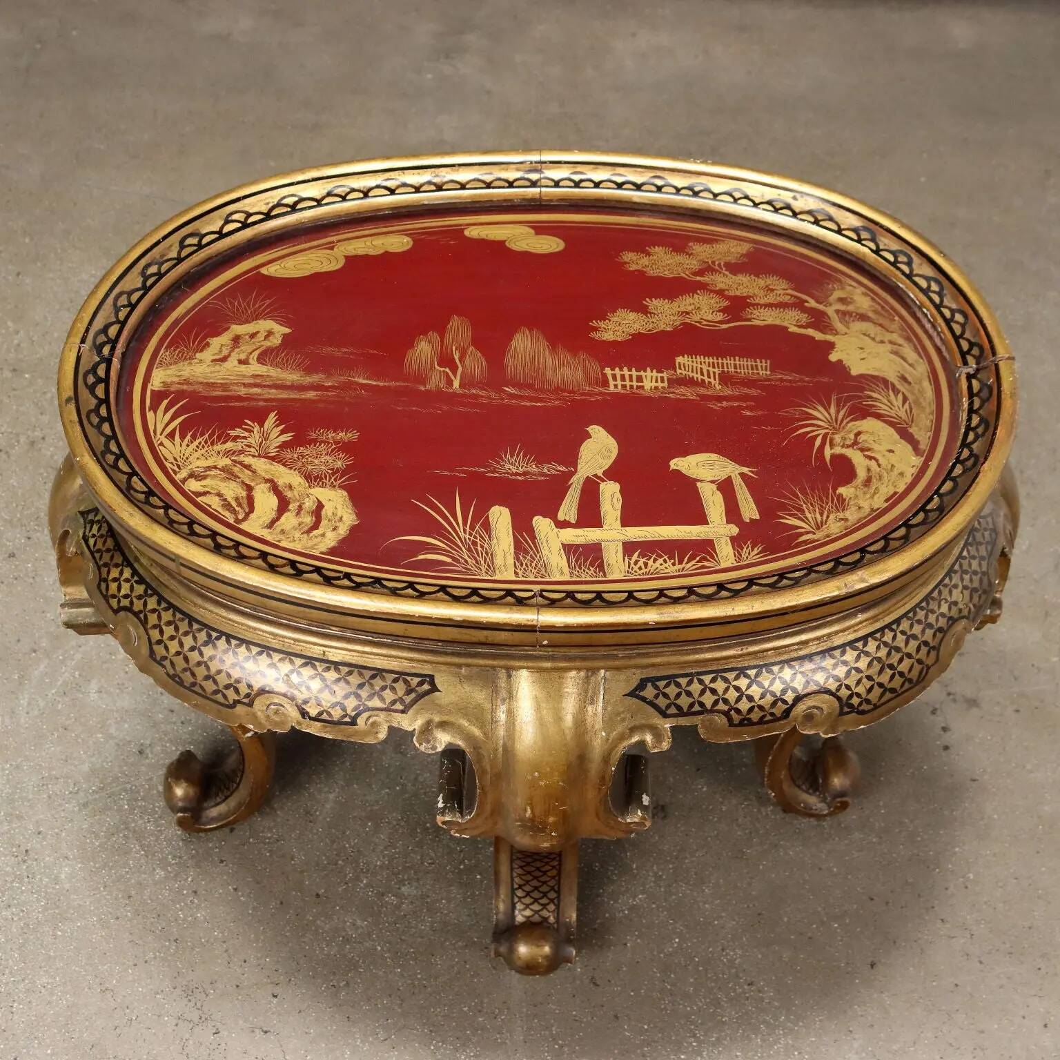 Table basse ancienne en bois laqué chinoiserie, Italie, début XXe siècle