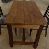 Table de ferme en chêne à pieds joinds par une entretoise