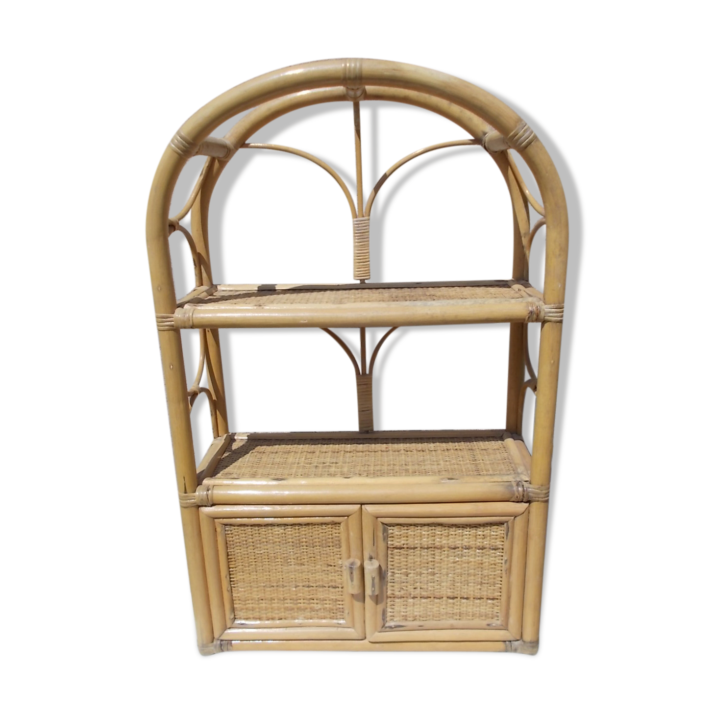 Wall or standing rattan shelf