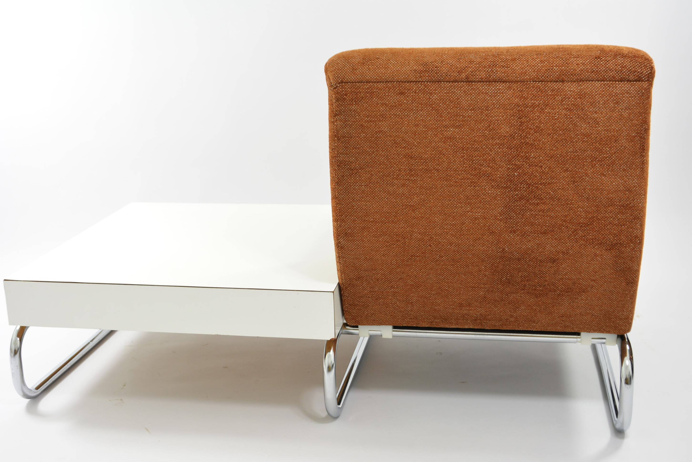 Single terracotta bench seat