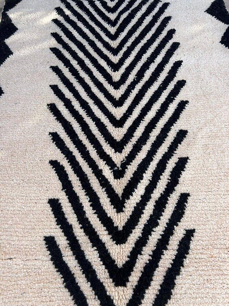 Natural pure wool rug, size 100 x 200 cm, white and black