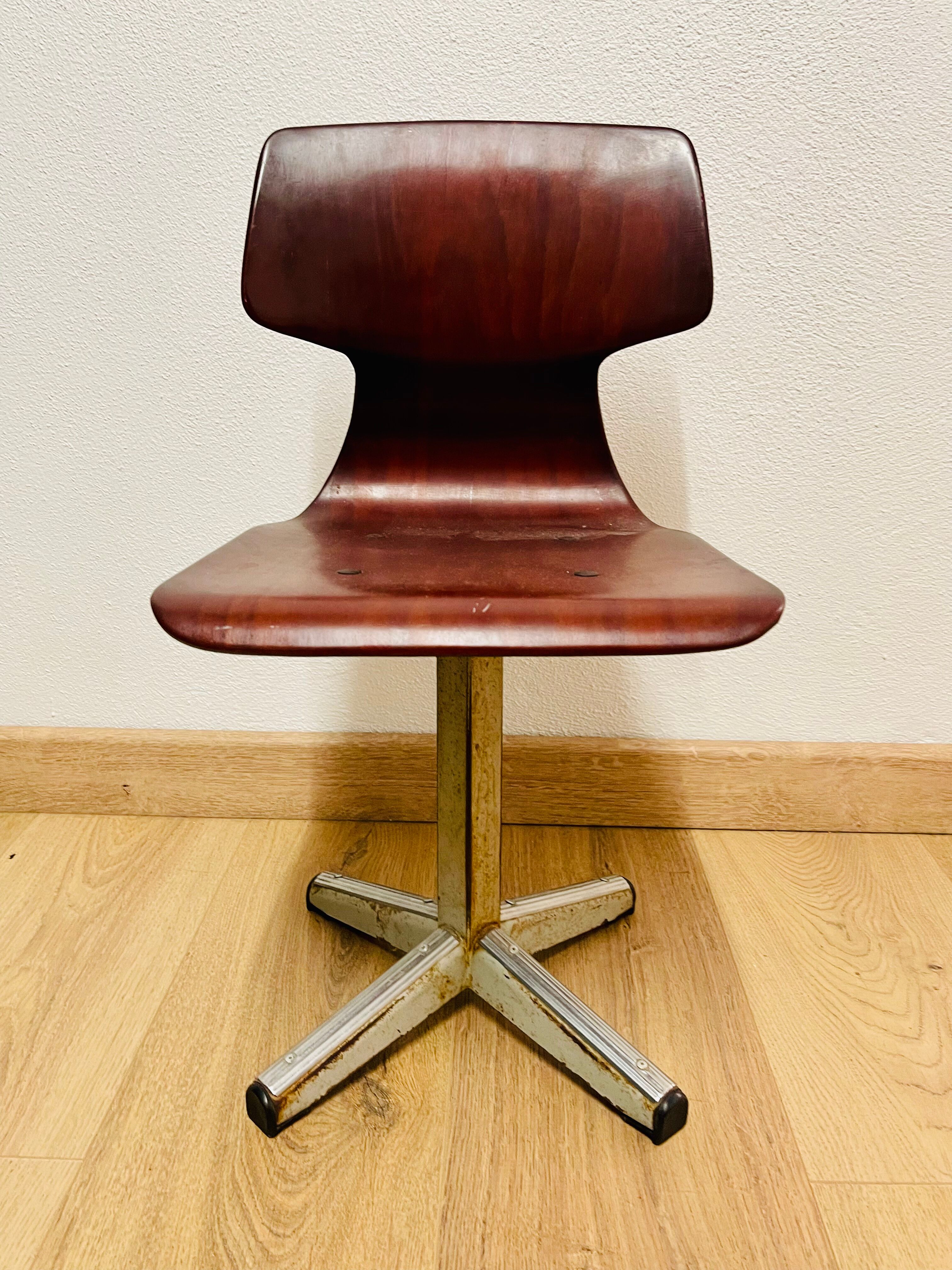 Galvanitas school chair
