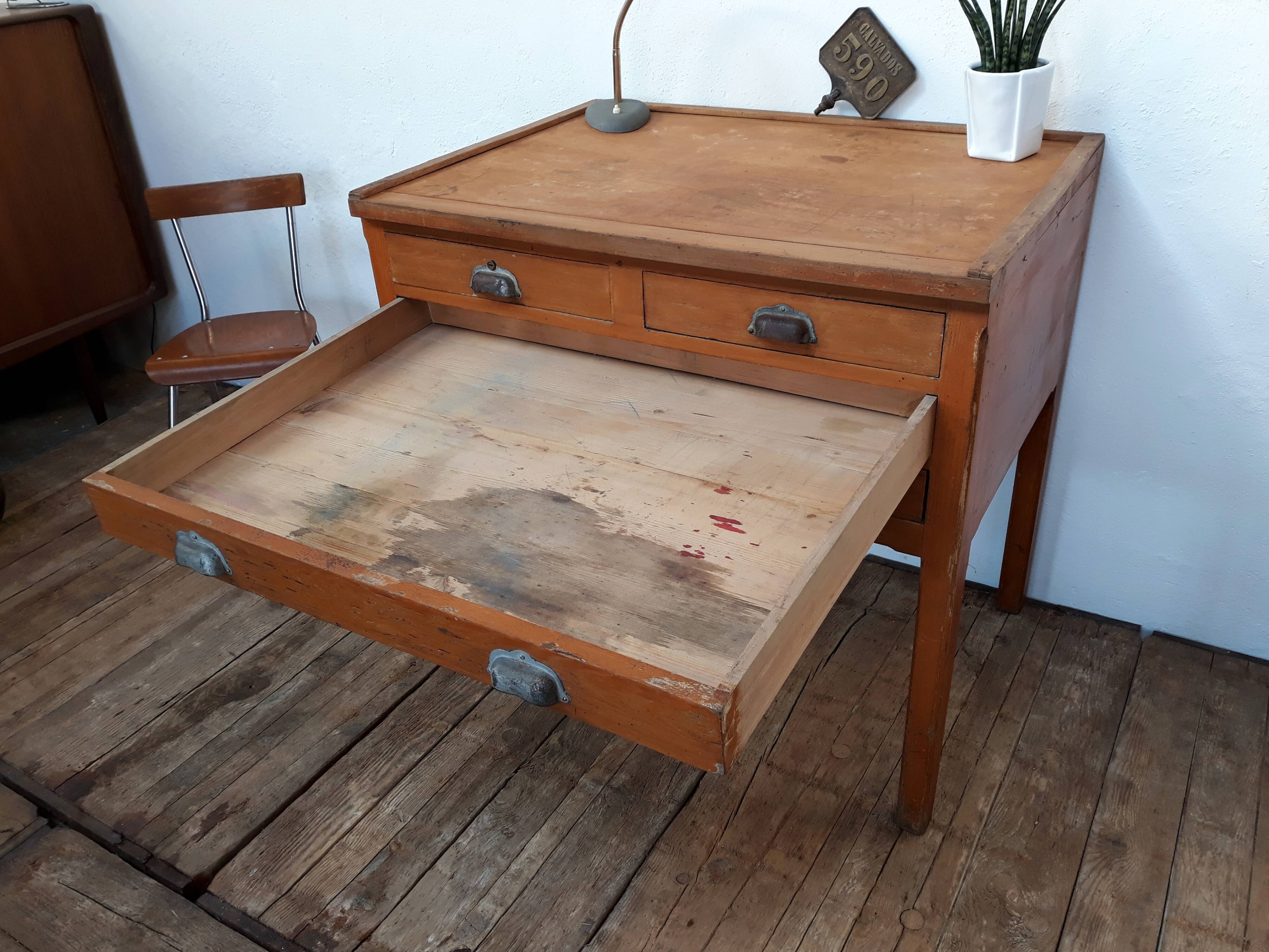 Former furniture business to drawers set