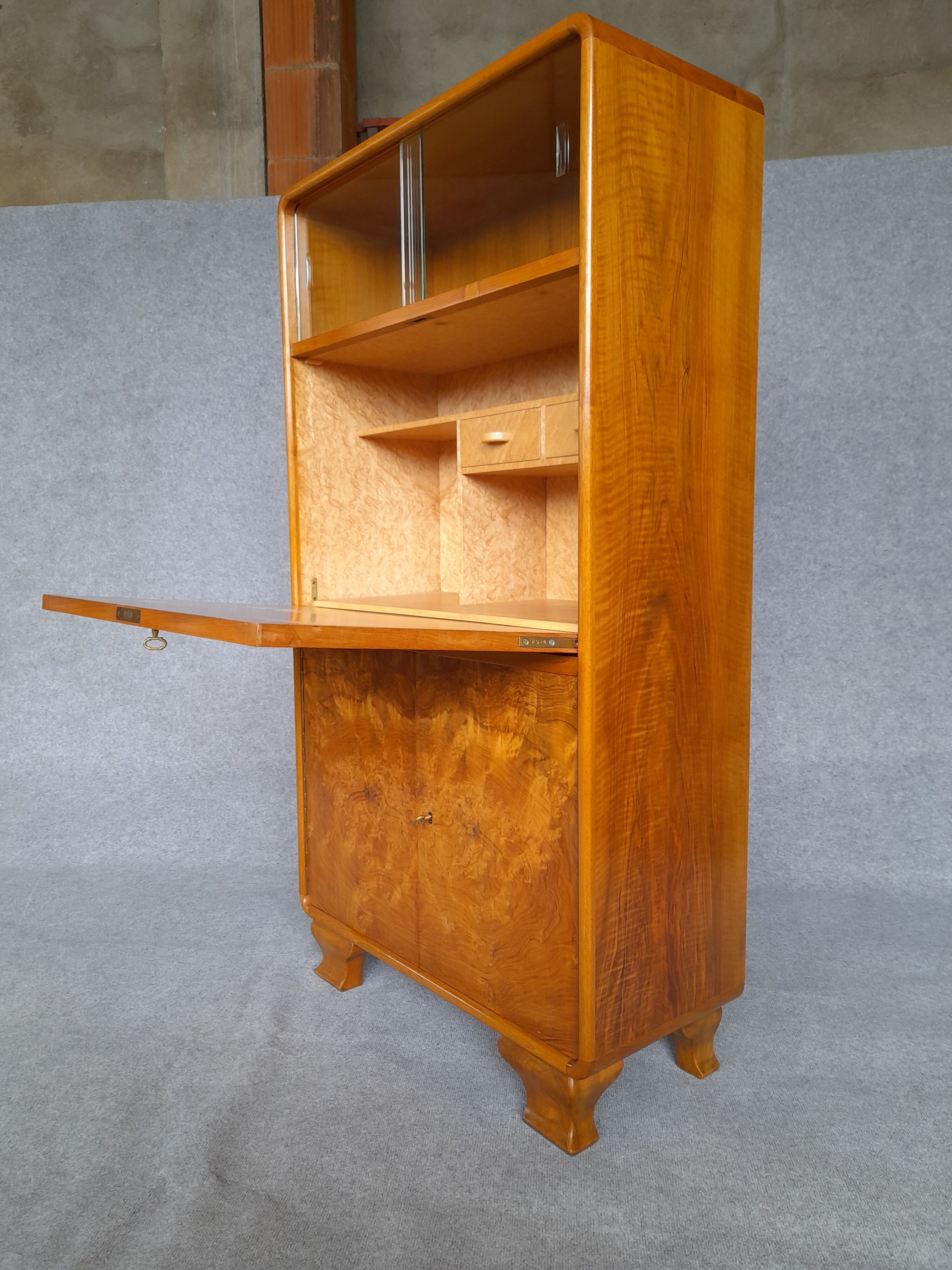 Art Deco secretary in walnut and walnut bramble