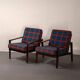 Fauteuil Knoll Antimott en noyer et tartan