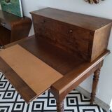 Sliding tray tiered desk