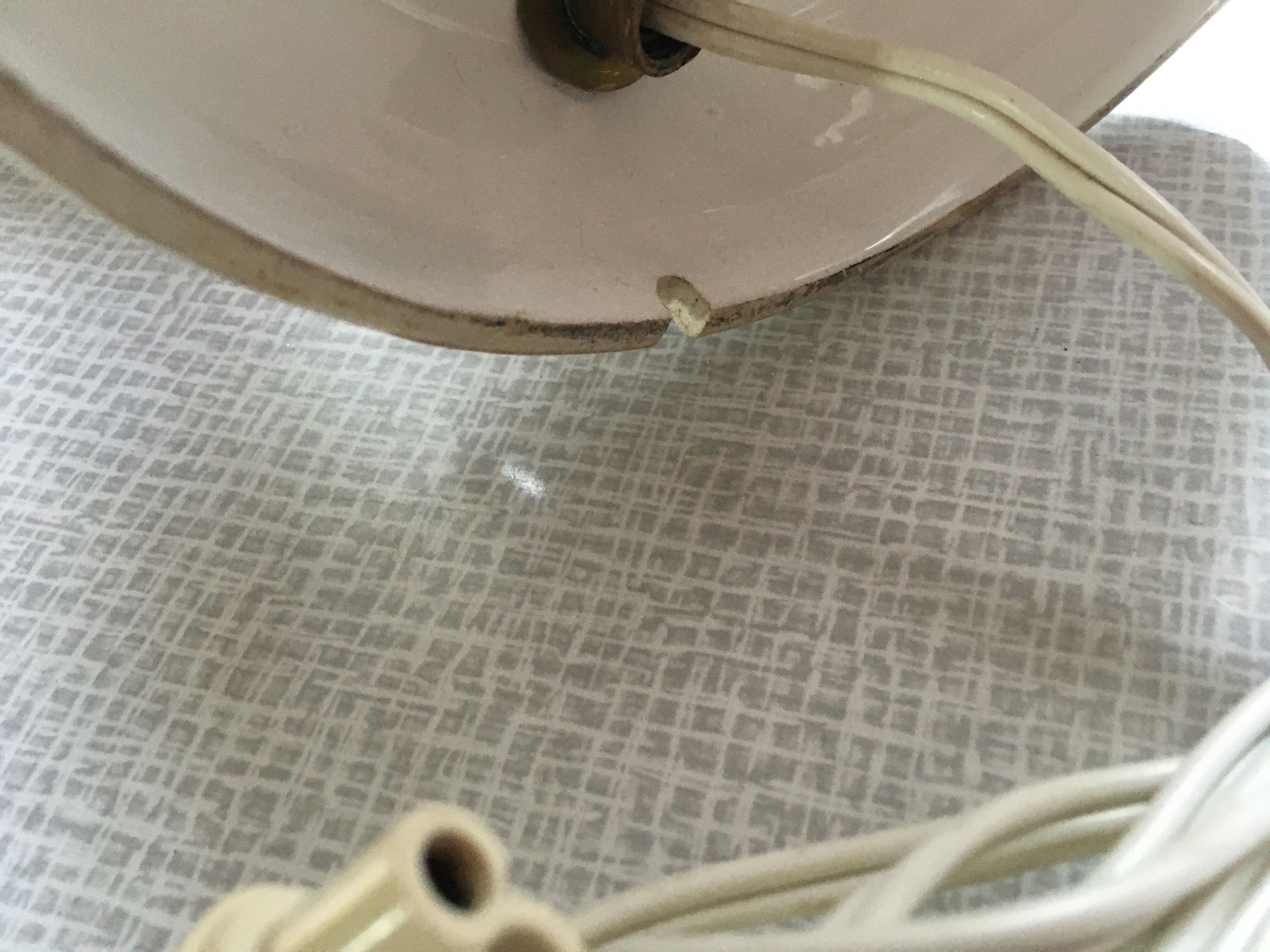 Triple white ceramic dove lamp