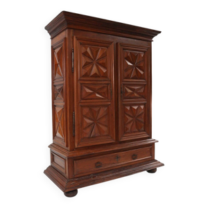 Armoire en chêne louis