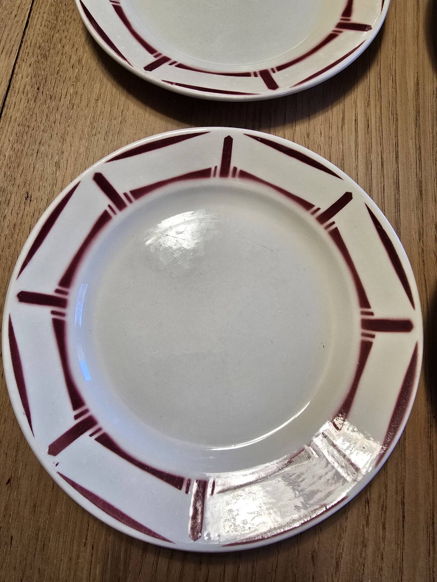 Lot of 4 flat and deep Art Deco plates Badonviller series Louise