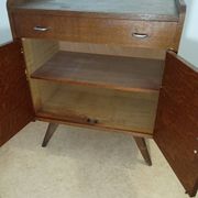 Compass leg chest of drawers