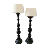 2 solid wooden lampposts