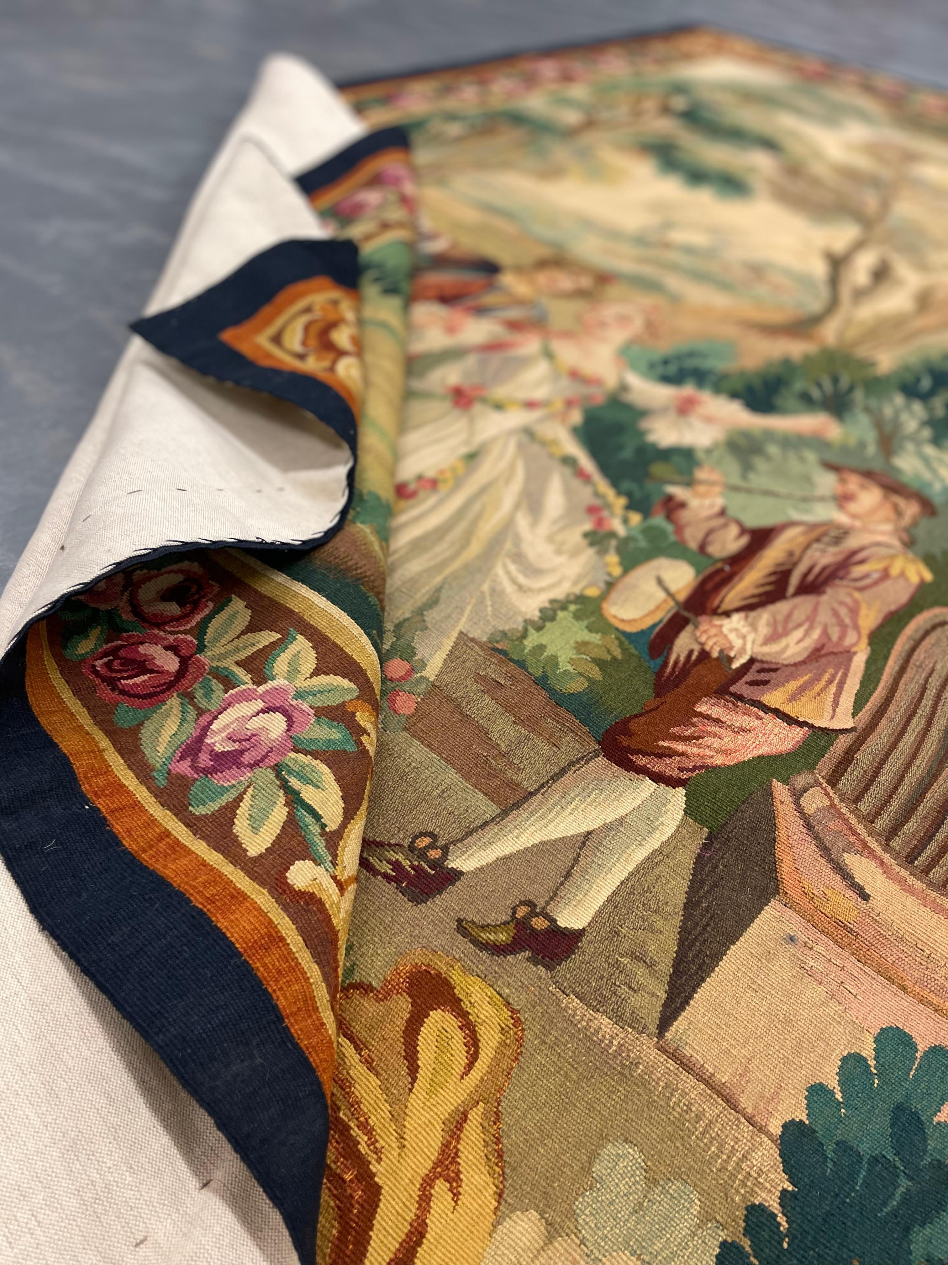 Tapisserie murale en laine de style français élégant avec verdure et scène de cour romantique