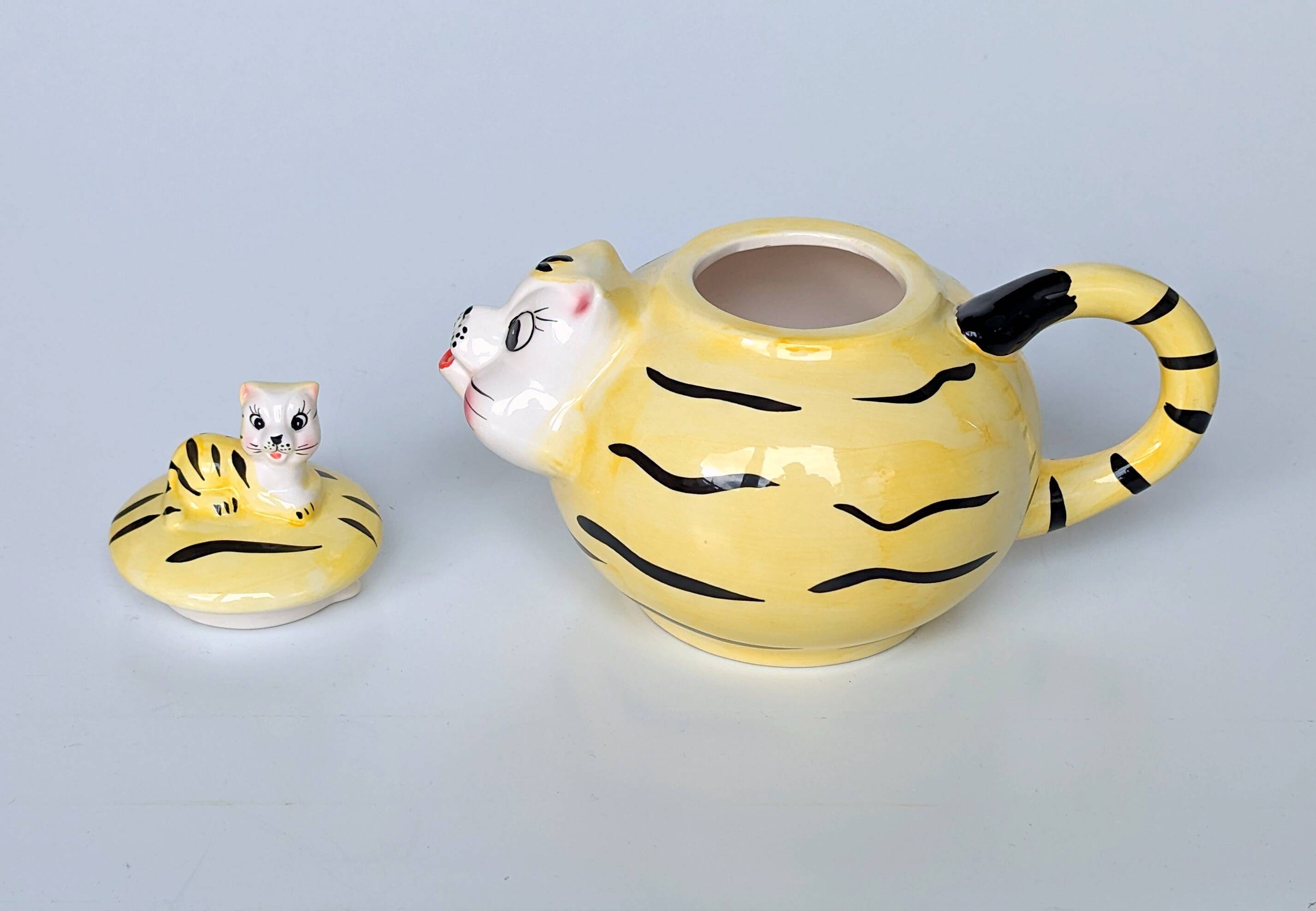 Anthropomorphic teapot coffee maker Tiger and baby tiger - Height 16 cm x Diameter 14 cm