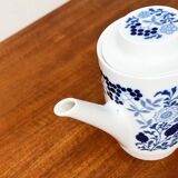 Teapot or coffee pot in German ceramic from the mid-century, Hamburg Form 20 series decor Blumenspiel by Lieselotte Kantner for Melitta, 1960s.