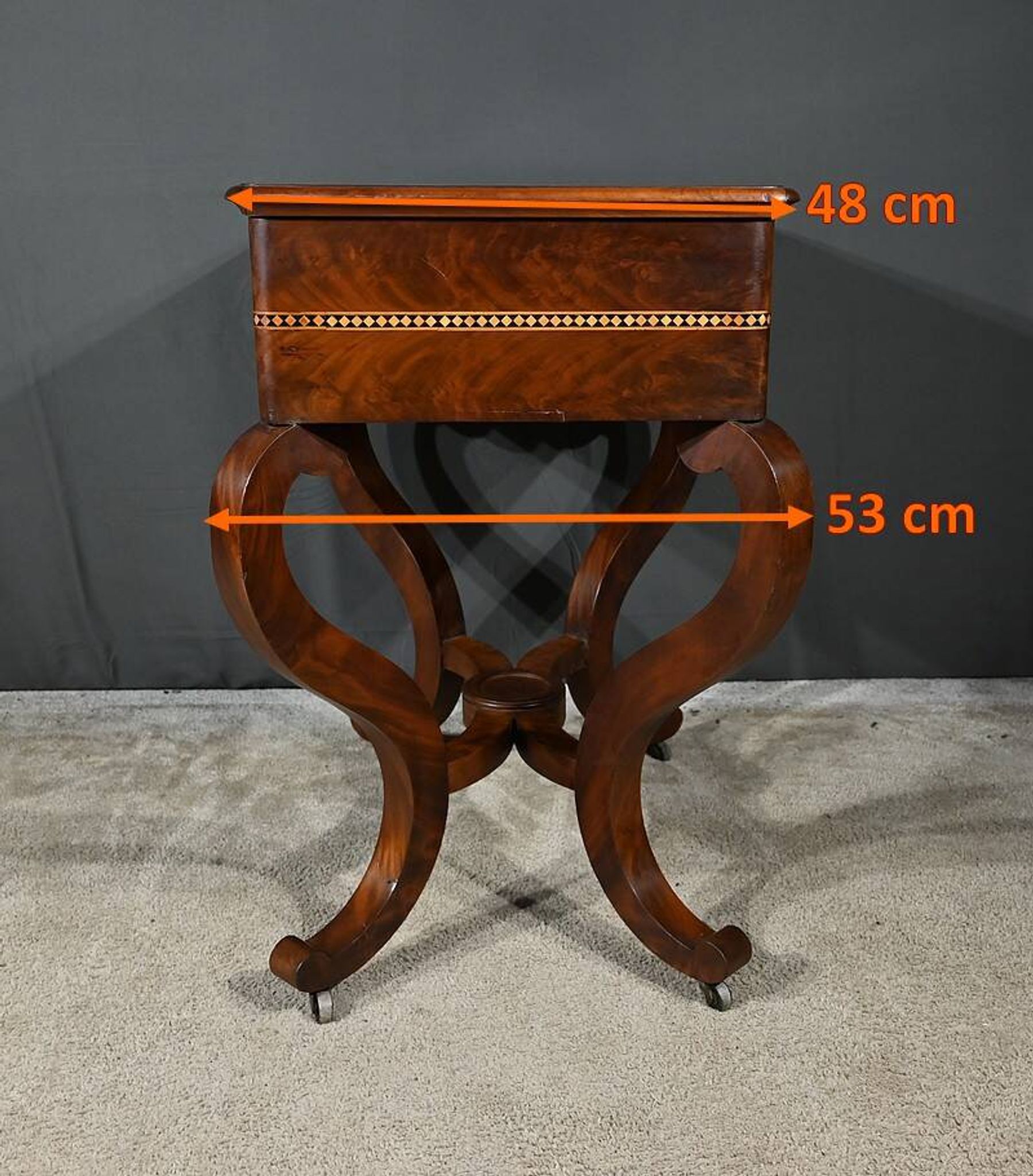 Coiffeuse en Ronce d’Acajou, époque Restauration – Début XIXe
