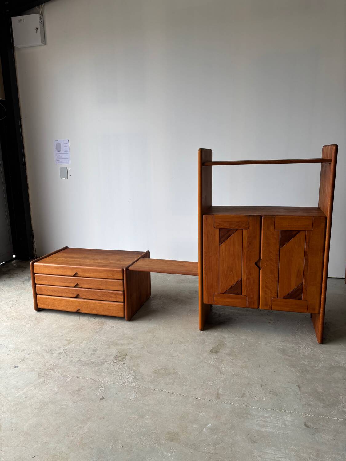 Modular enfilade by Soren Nissen & Ebbe Gehl, modelled by Fagus Seltz.