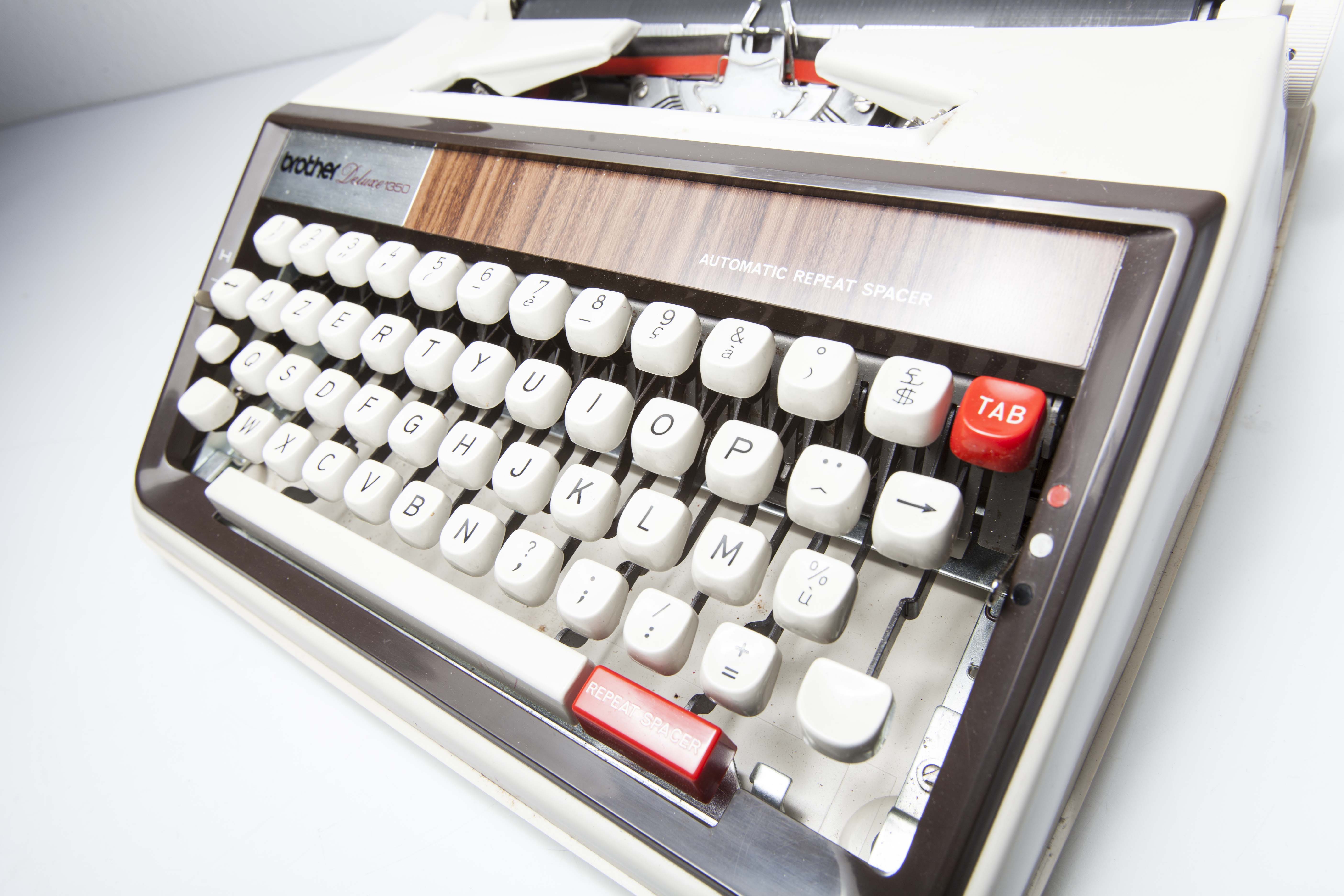 Brother Deluxe 1350 revised typewrite 1971