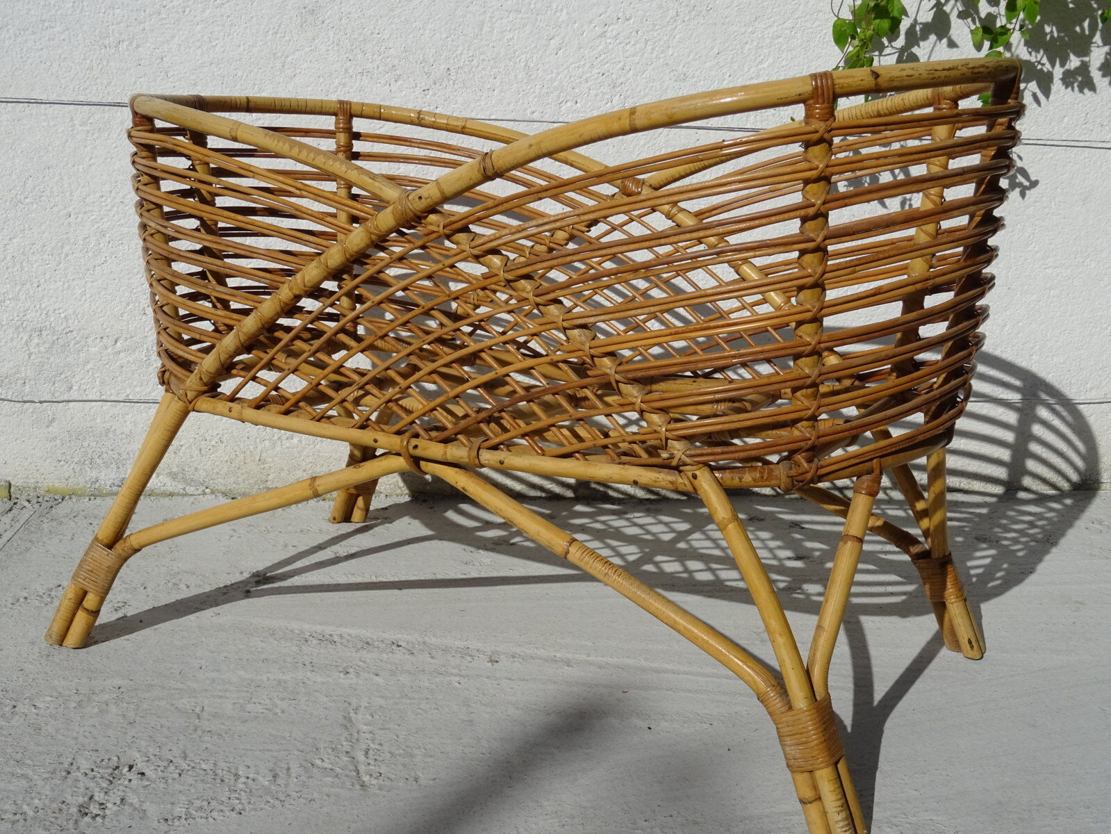 Cradle rattan basket