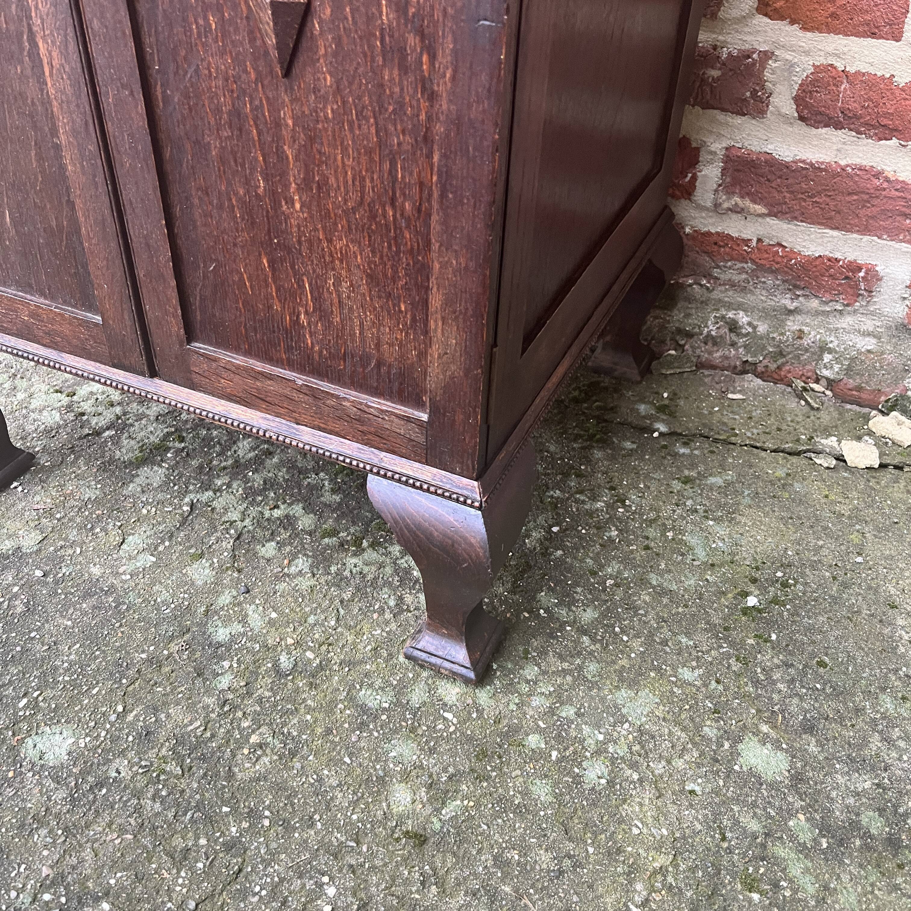 Gramophone cabinet