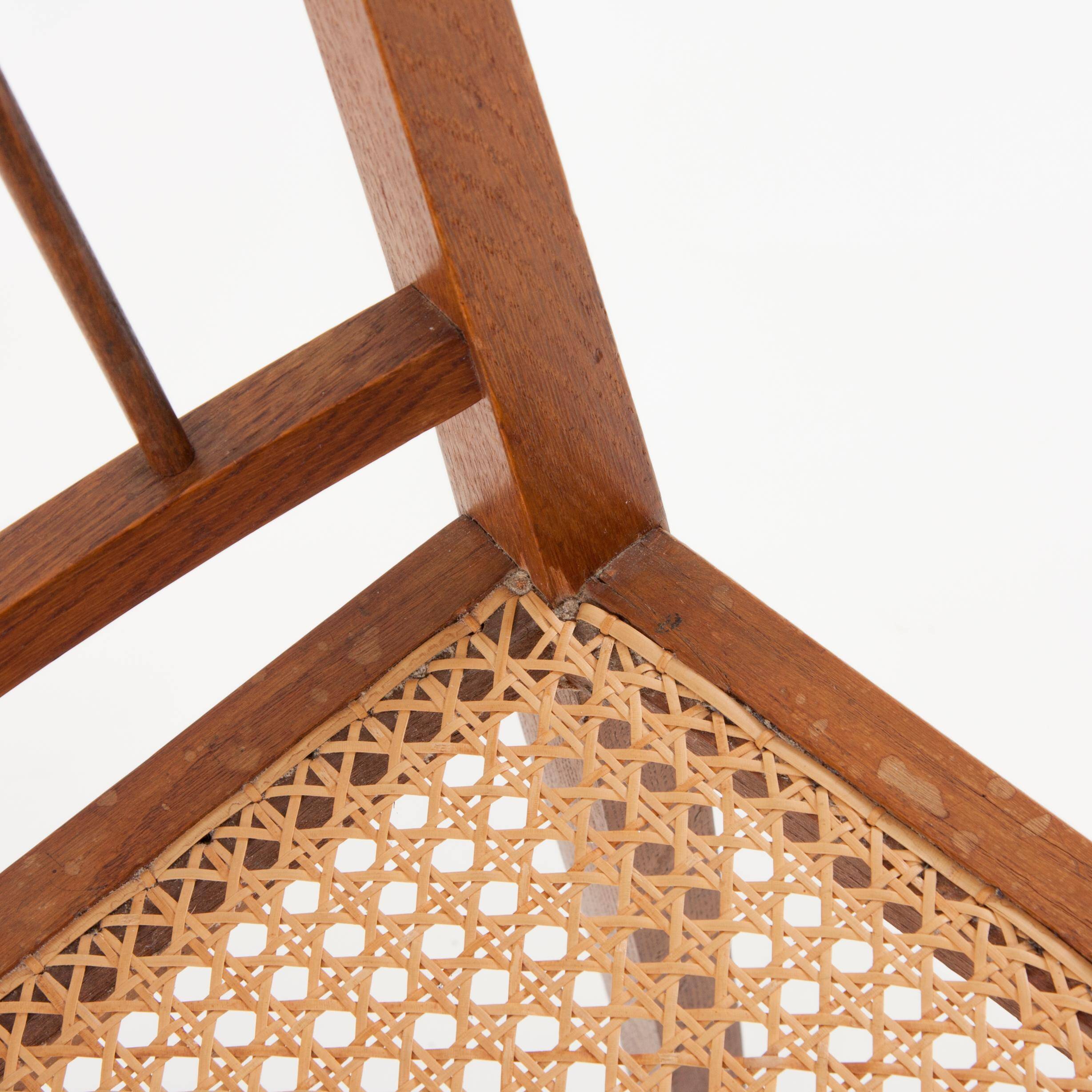 Two elegant Werkstätte Hagenauer M006 chairs by Julius Jirasek, Austria, 1930.