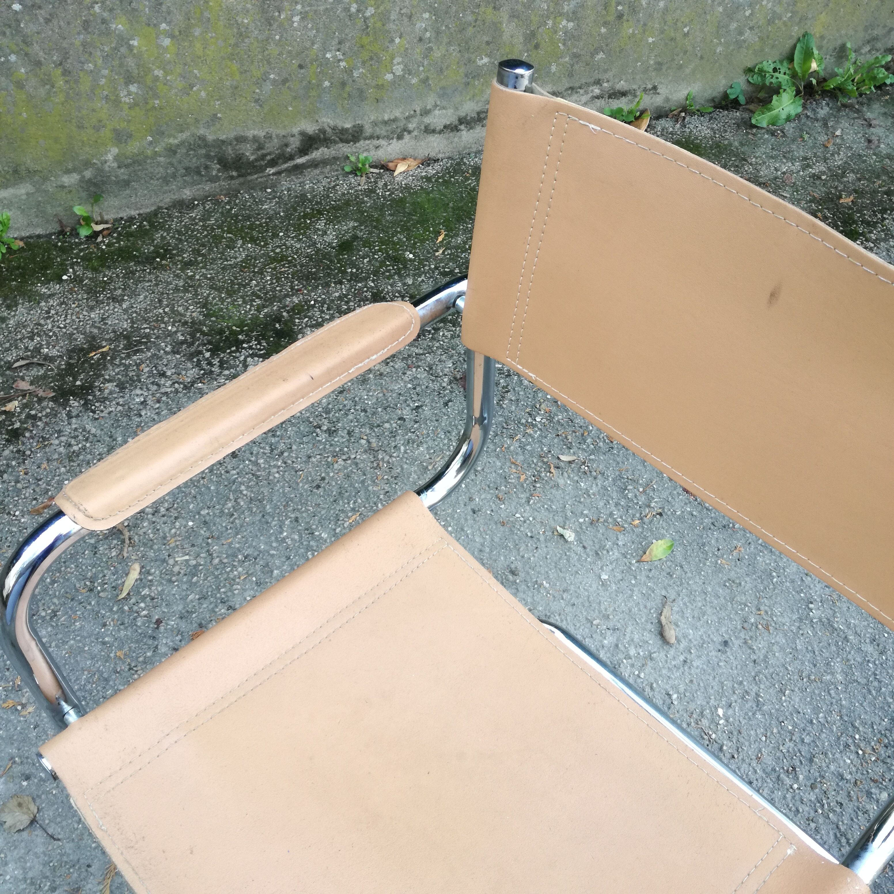 Peach-coloured leather Cantilever armchair