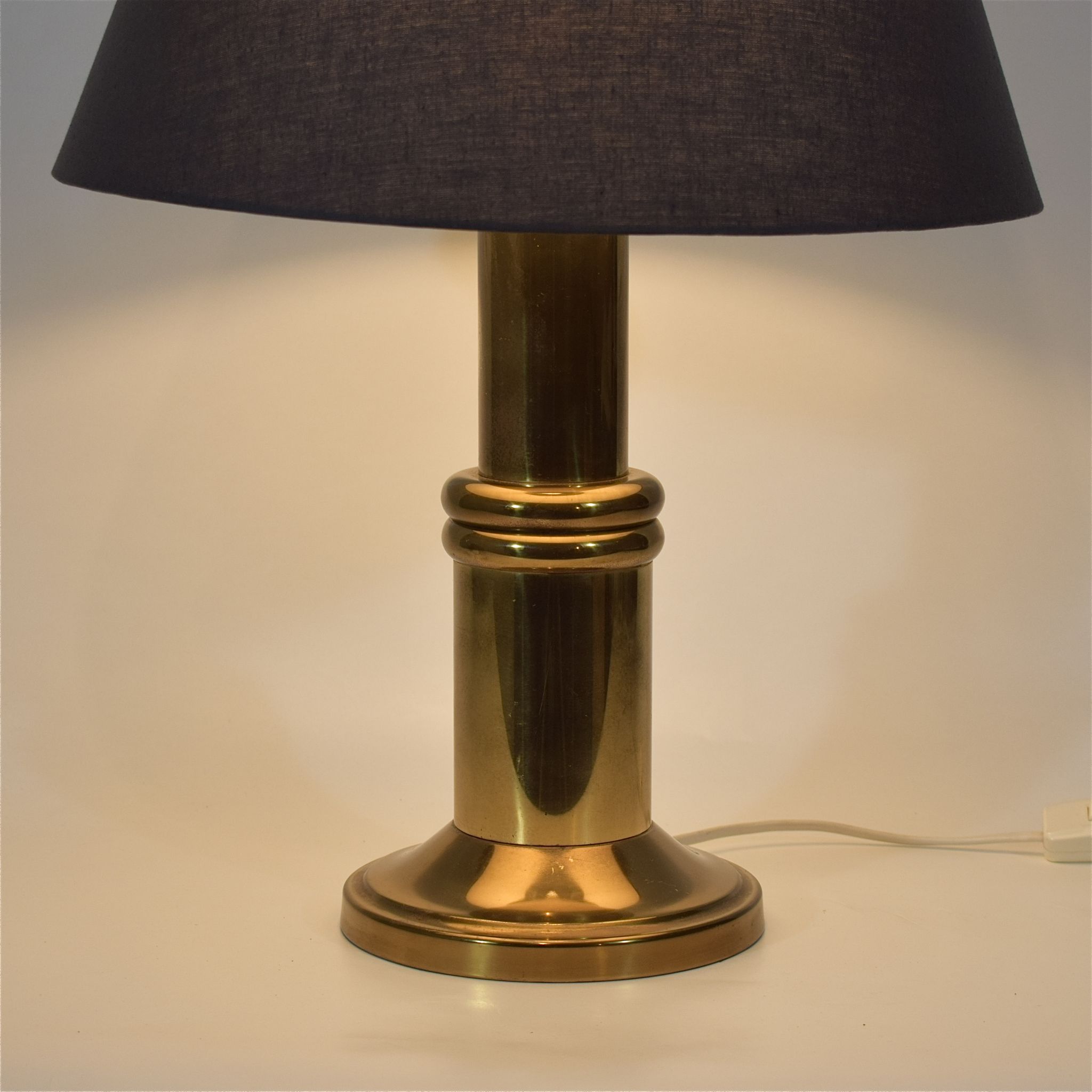 Lampe de table vintage en laiton