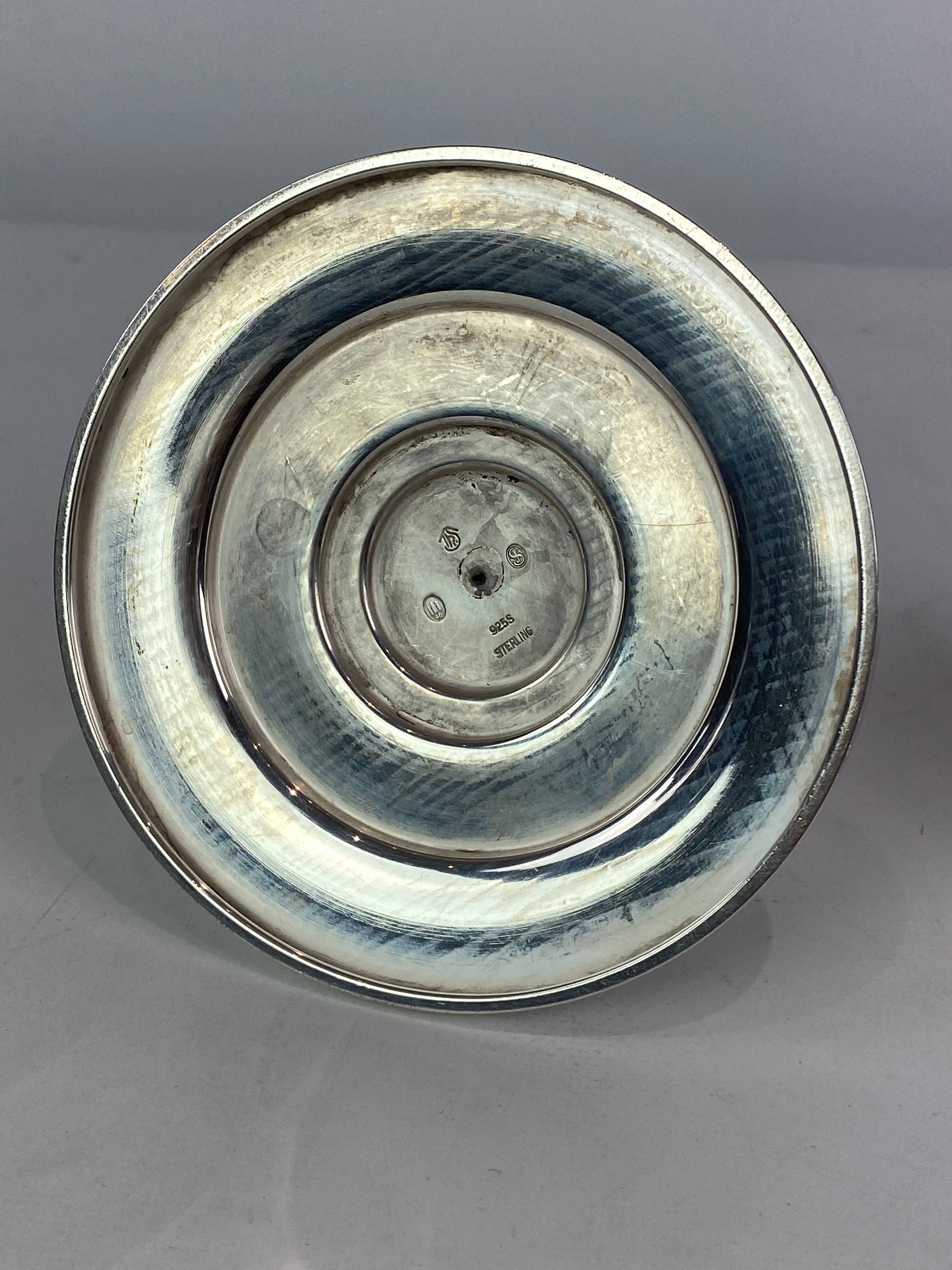 Set of two low candlesticks of 925 sterling and hallmarked silver, 1930s