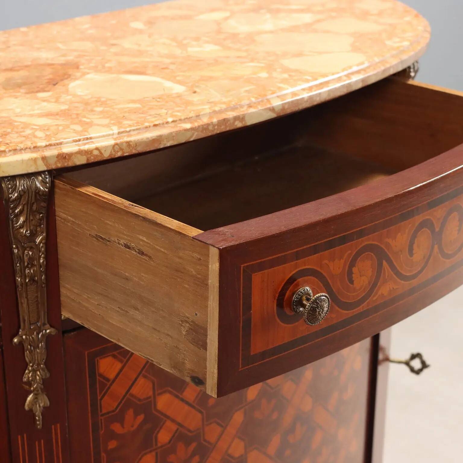 Buffet demi-lune ancien de style néoclassique XXe siècle